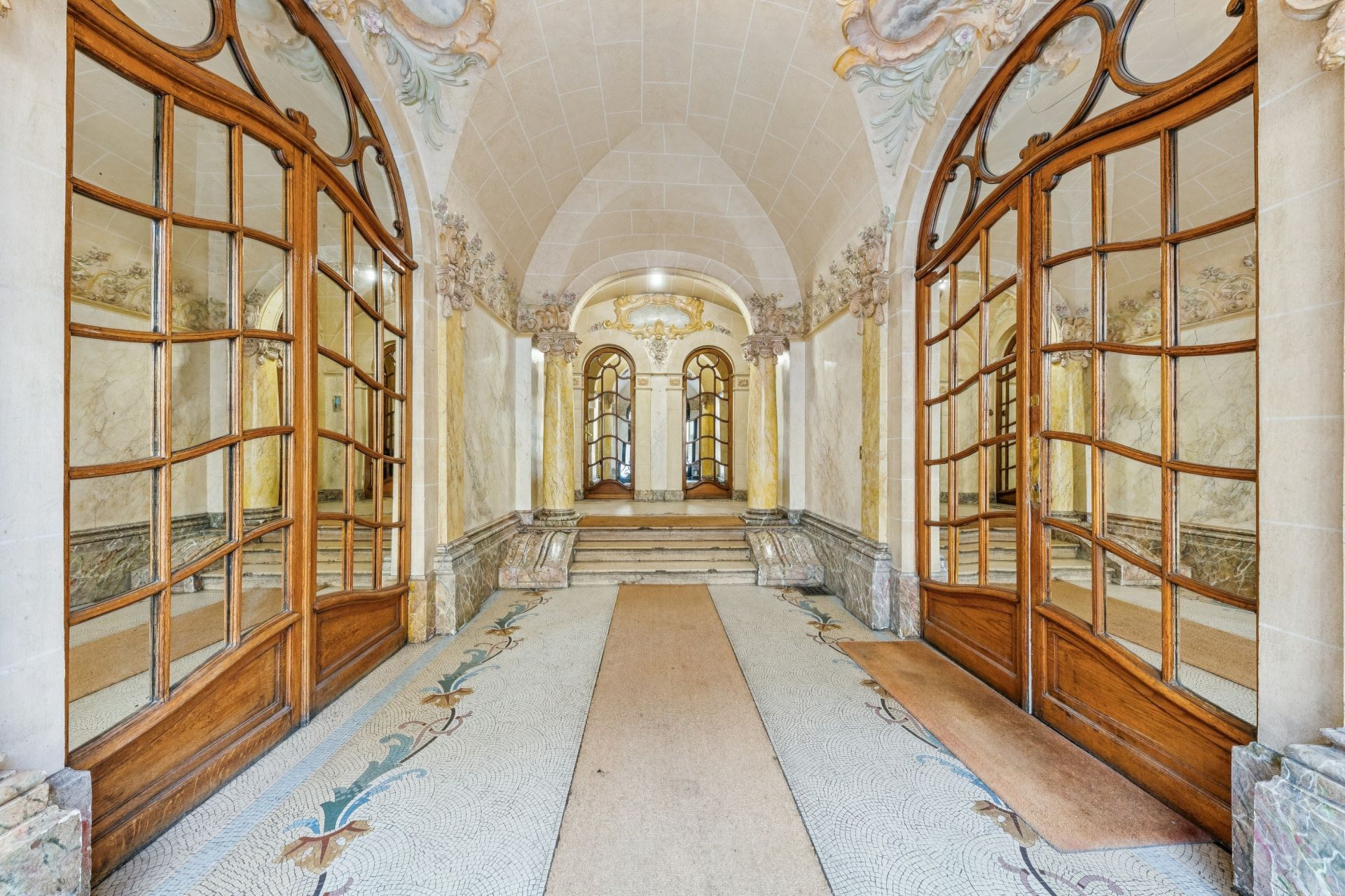 luxury apartment 6 Rooms for sale on PARIS (75010)