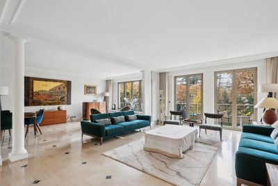 Sale Luxury apartment Neuilly-sur-Seine 9 Rooms 255 m²