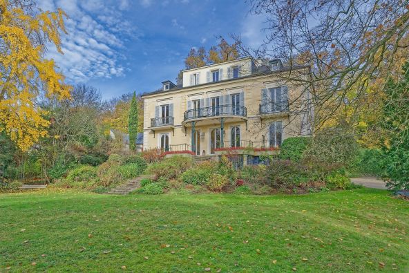 Sale Luxury house Ville-d'Avray 9 Rooms 500 m²