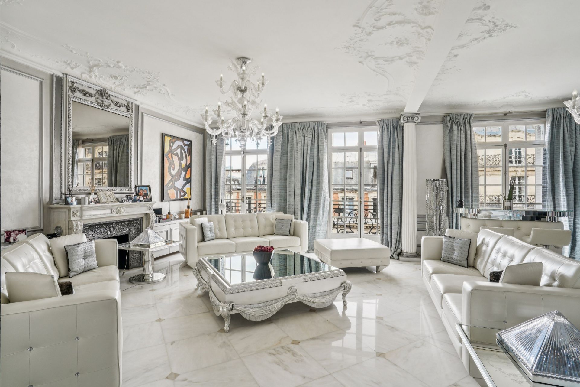 luxury apartment 6 Rooms for sale on PARIS (75017)