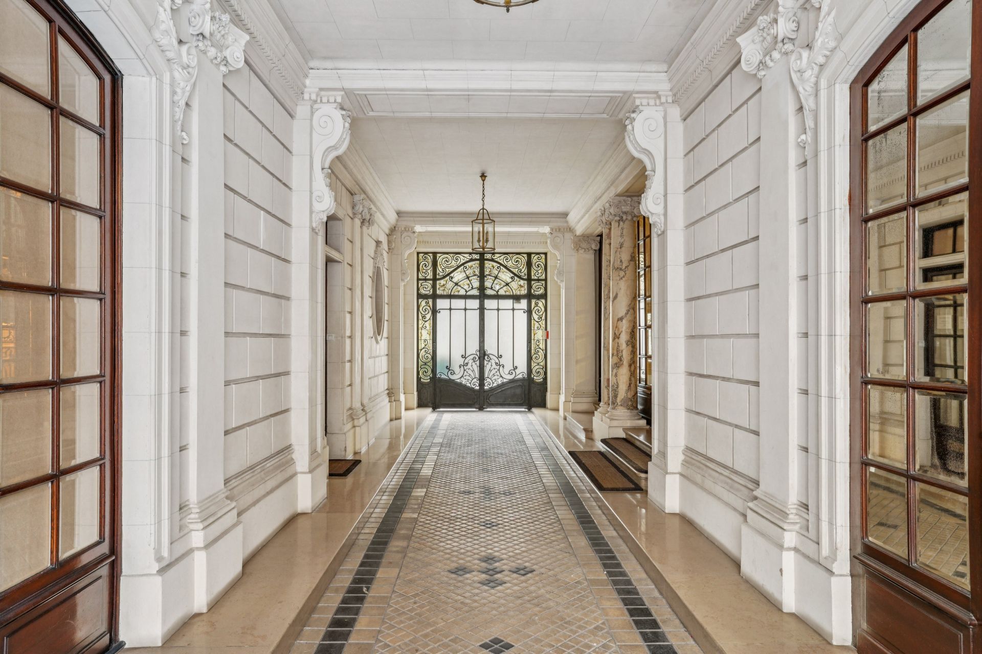 luxury apartment 6 Rooms for sale on PARIS (75017)