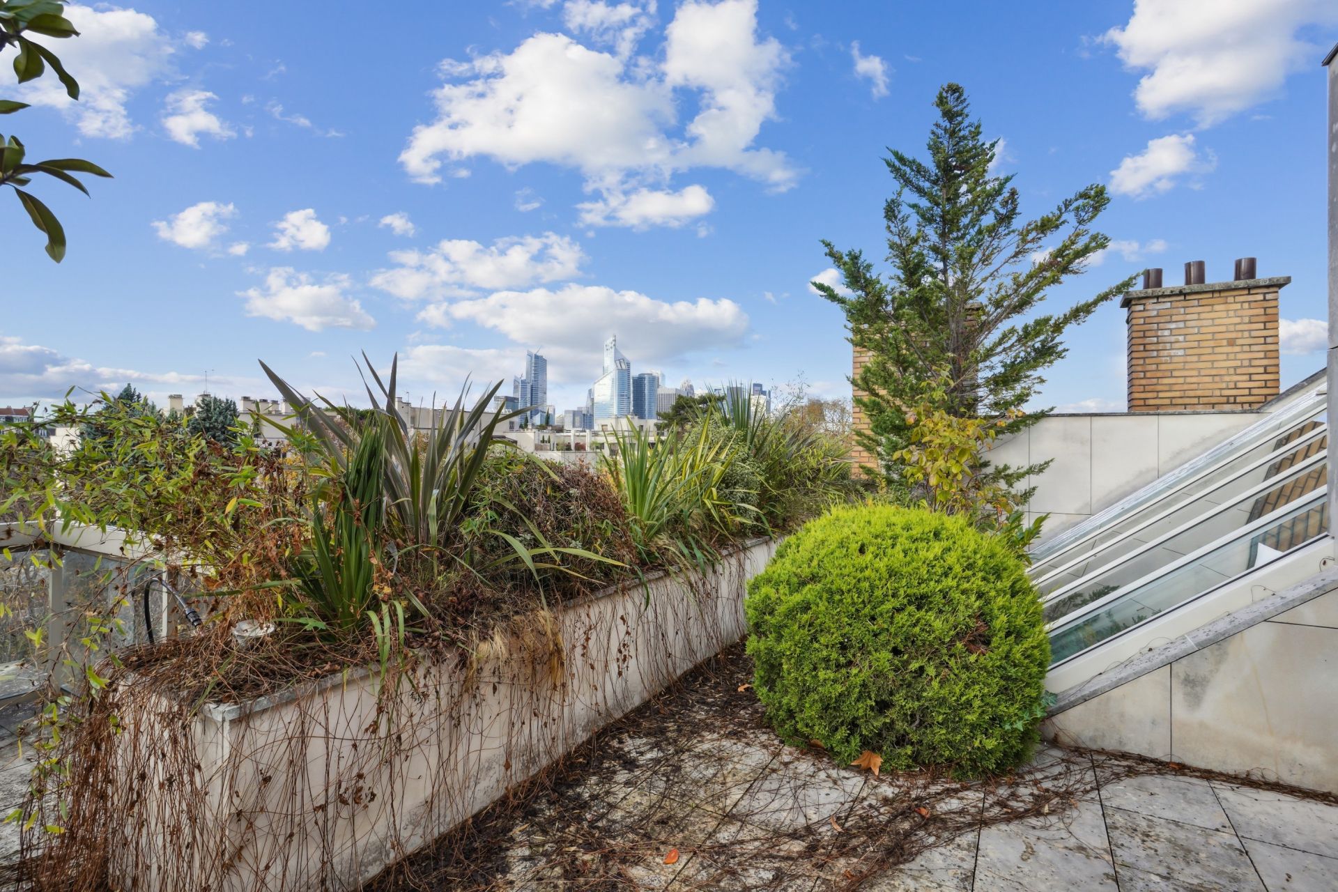 luxury apartment 5 Rooms for sale on NEUILLY SUR SEINE (92200)