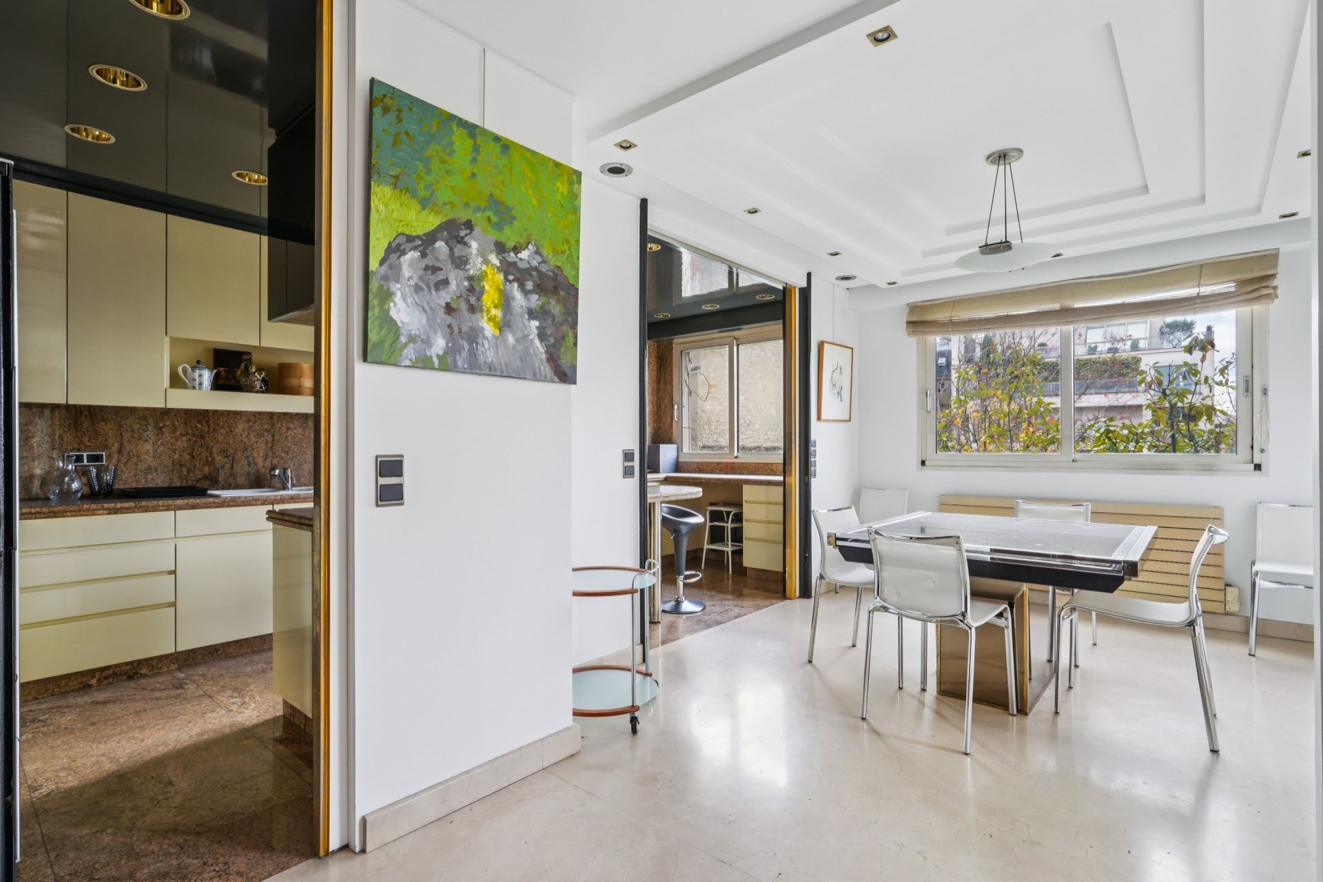 luxury apartment 5 Rooms for sale on NEUILLY SUR SEINE (92200)