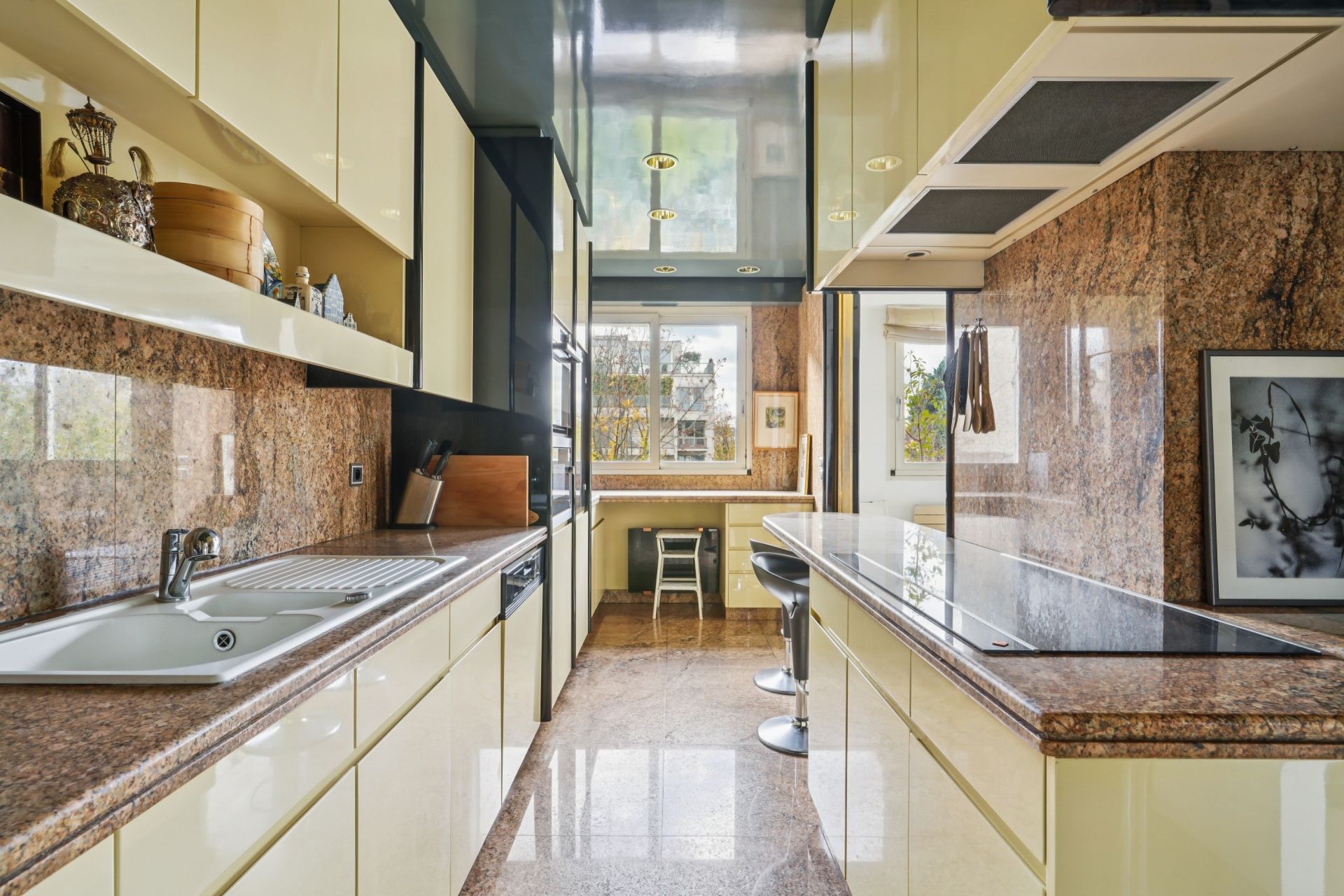 luxury apartment 5 Rooms for sale on NEUILLY SUR SEINE (92200)