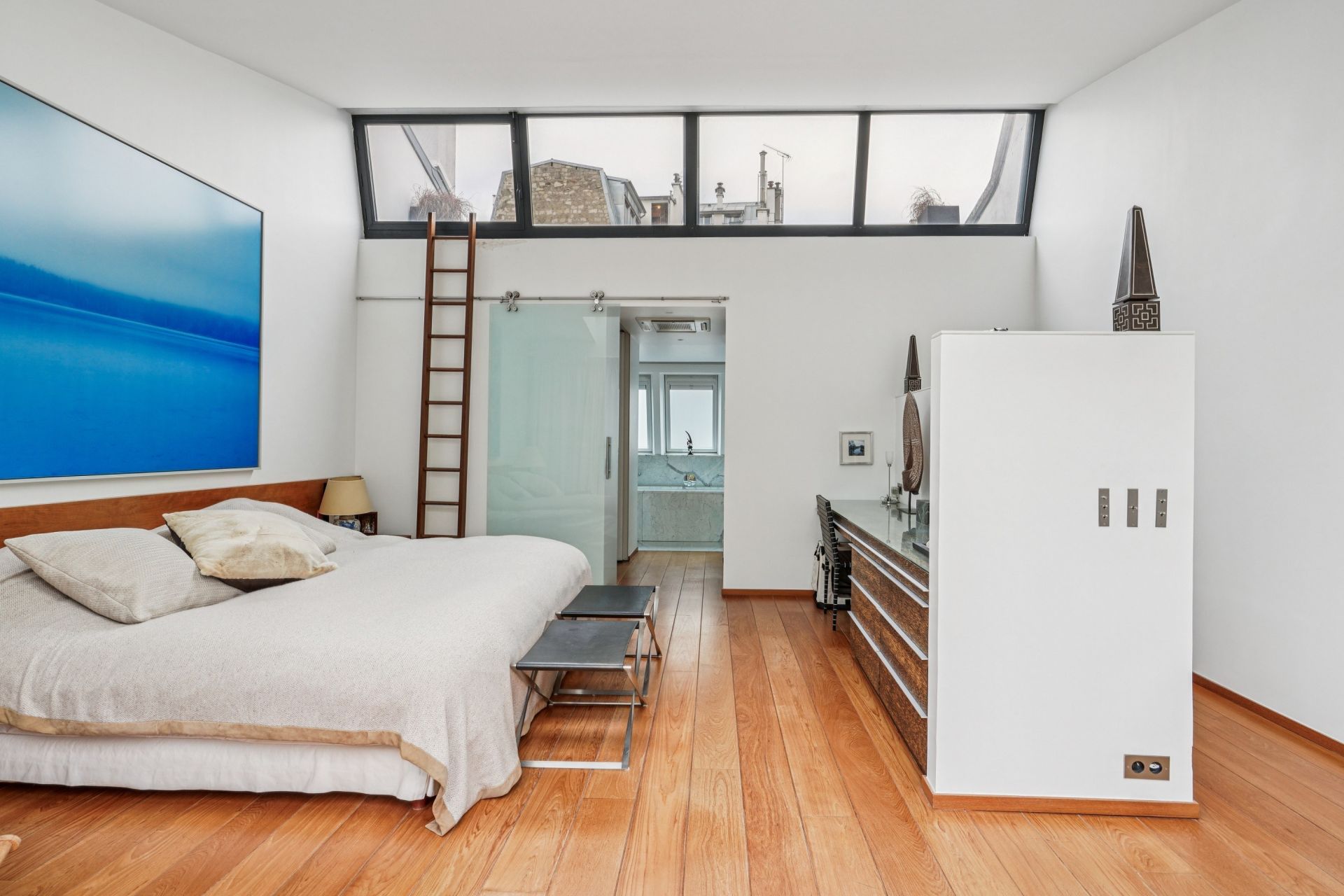 townhouse 8 Rooms for sale on NEUILLY SUR SEINE (92200)