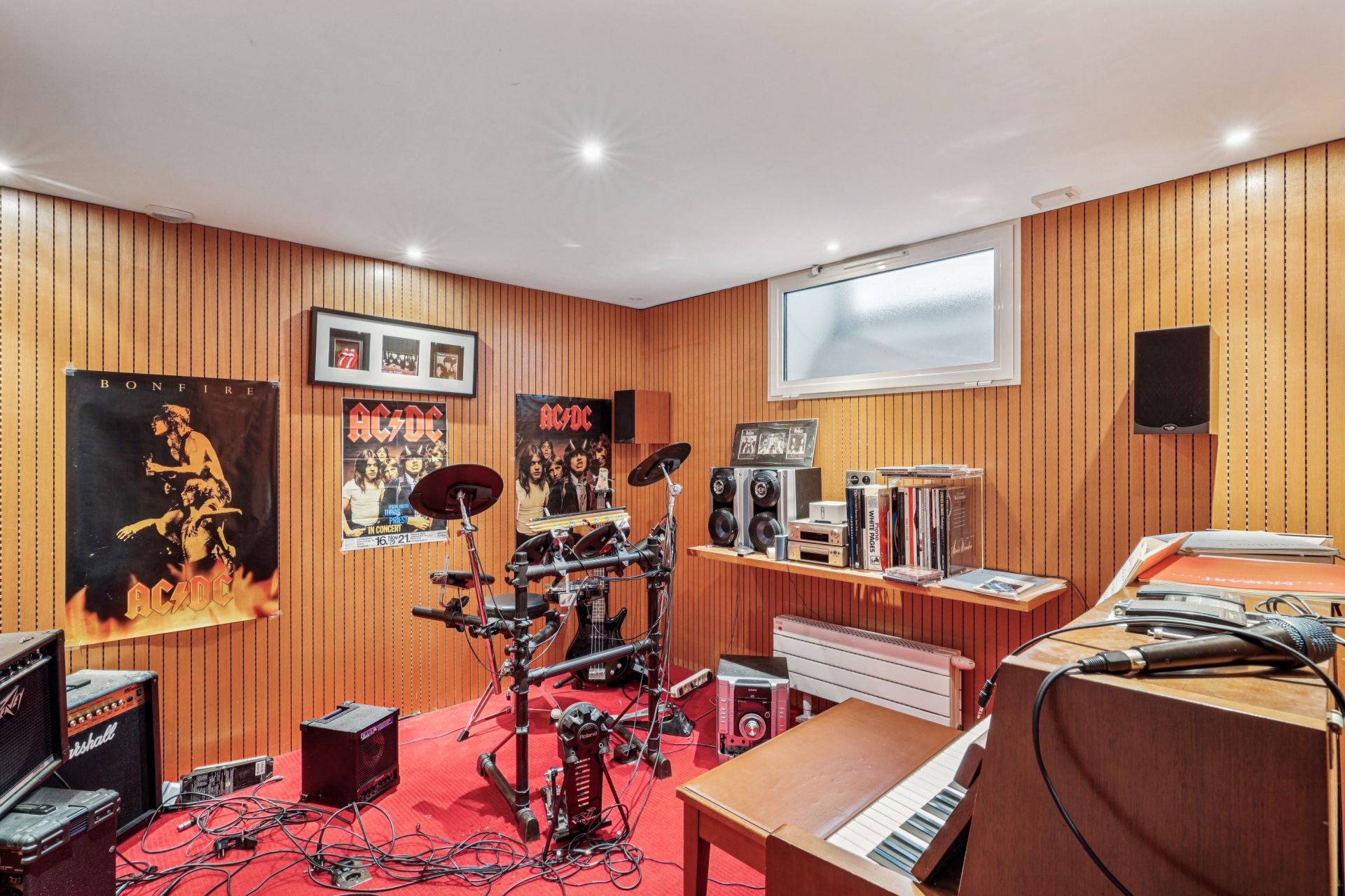 townhouse 8 Rooms for sale on NEUILLY SUR SEINE (92200)