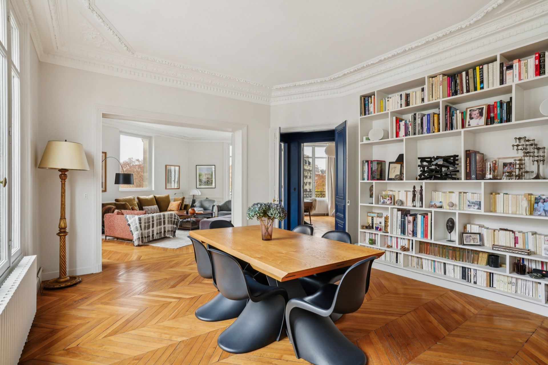luxury apartment 5 Rooms for sale on PARIS (75017)