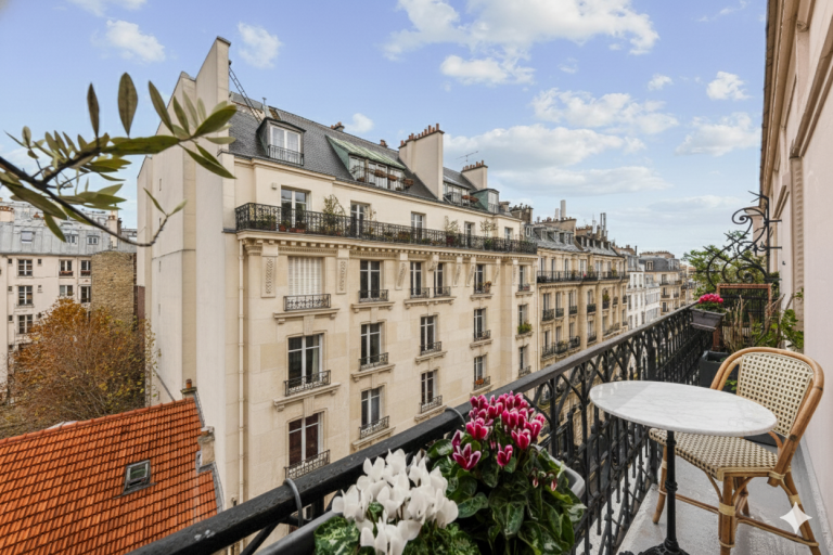 luxury apartment 6 Rooms for sale on PARIS (75005)
