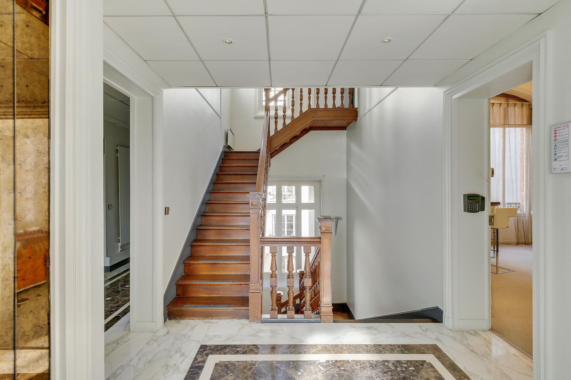 hôtel particulier 20 Pièces en vente sur PARIS (75016)