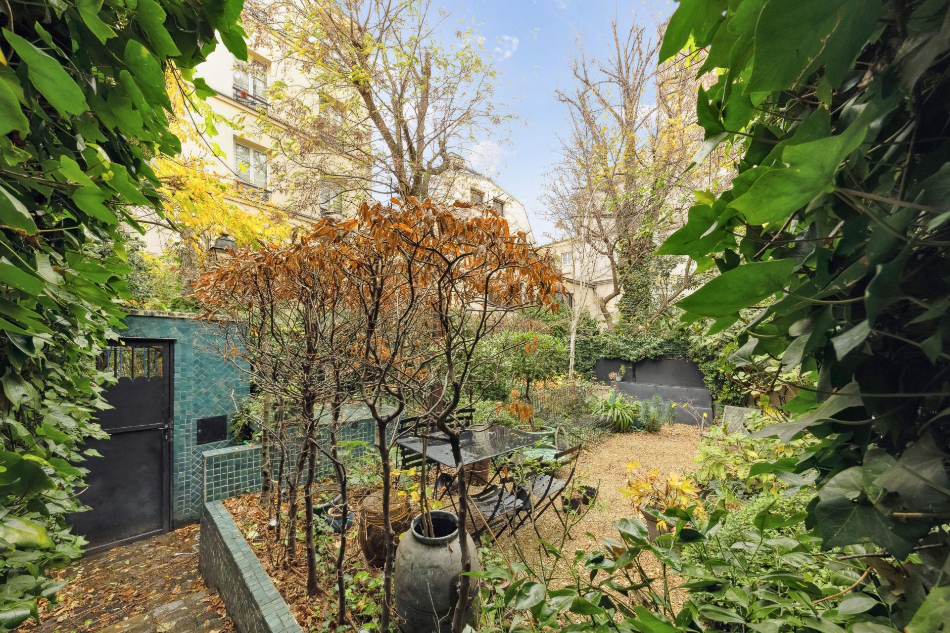 luxury house 5 Rooms for sale on PARIS (75020)