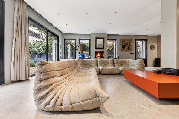 Sale Luxury house Paris 20 5 Rooms 153 m²