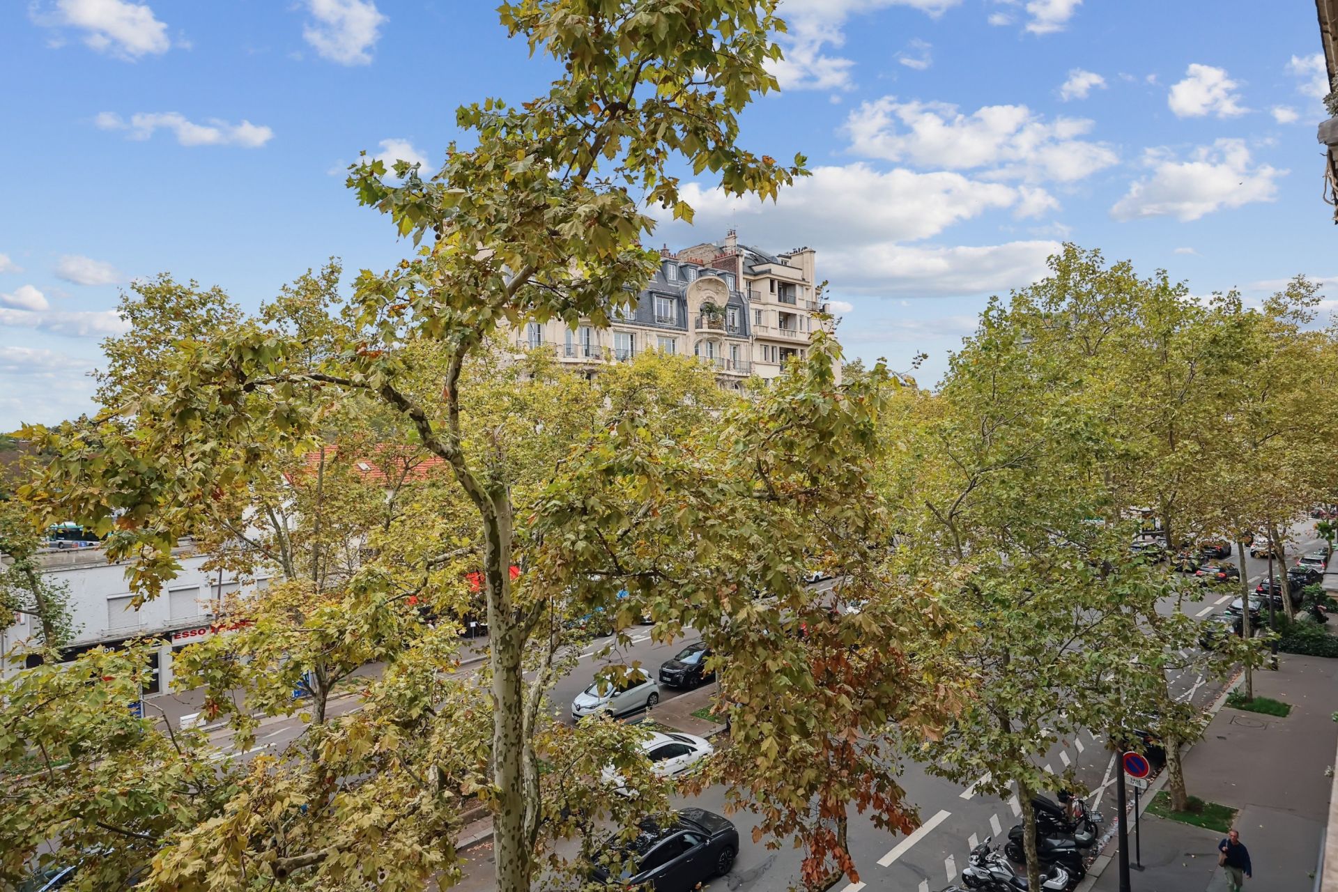 luxury apartment 4 Rooms for sale on PARIS (75016)