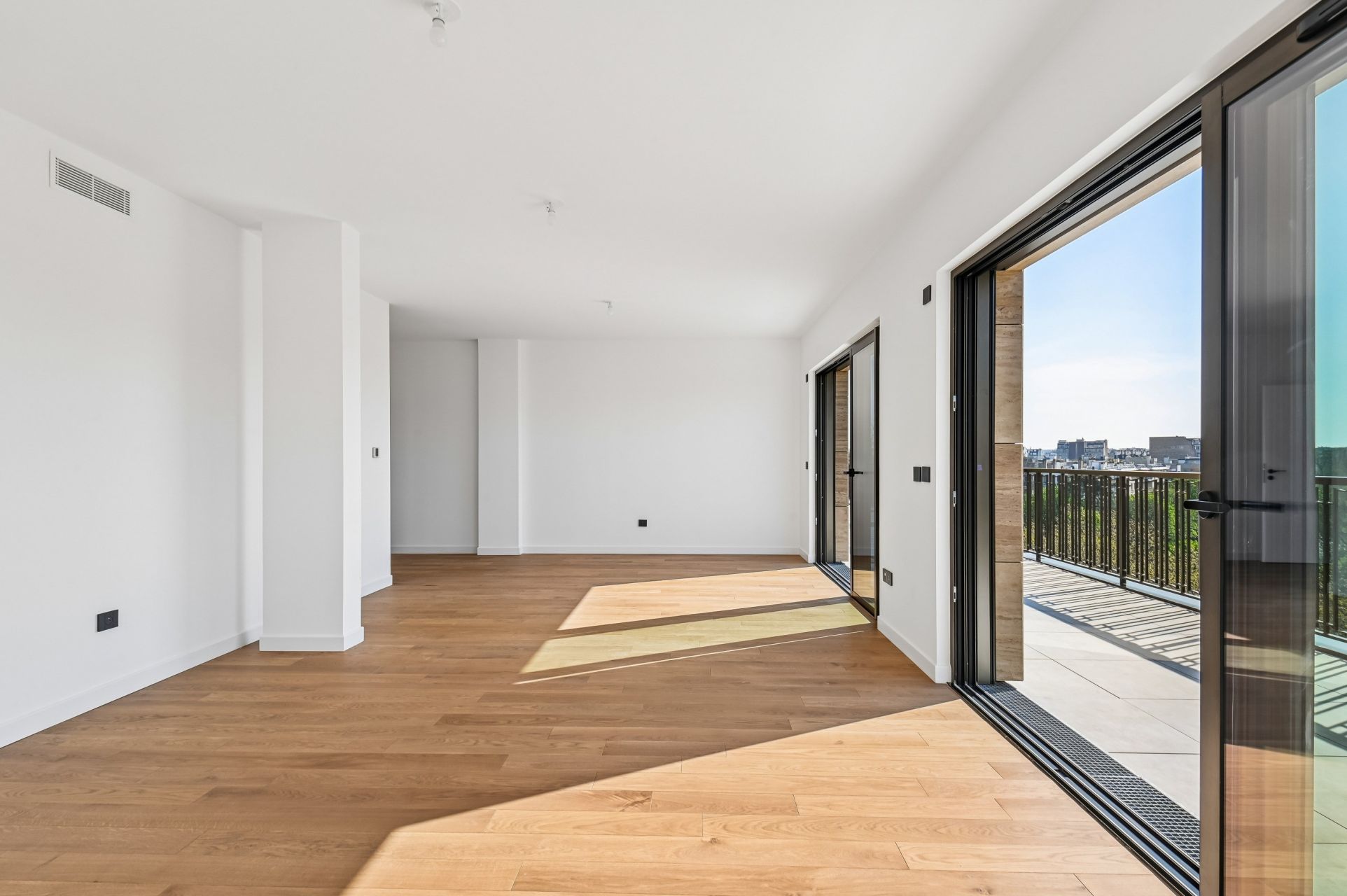 luxury apartment 6 Rooms for sale on NEUILLY SUR SEINE (92200)