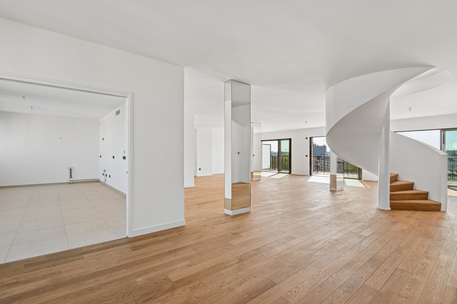 luxury apartment 6 Rooms for sale on NEUILLY SUR SEINE (92200)