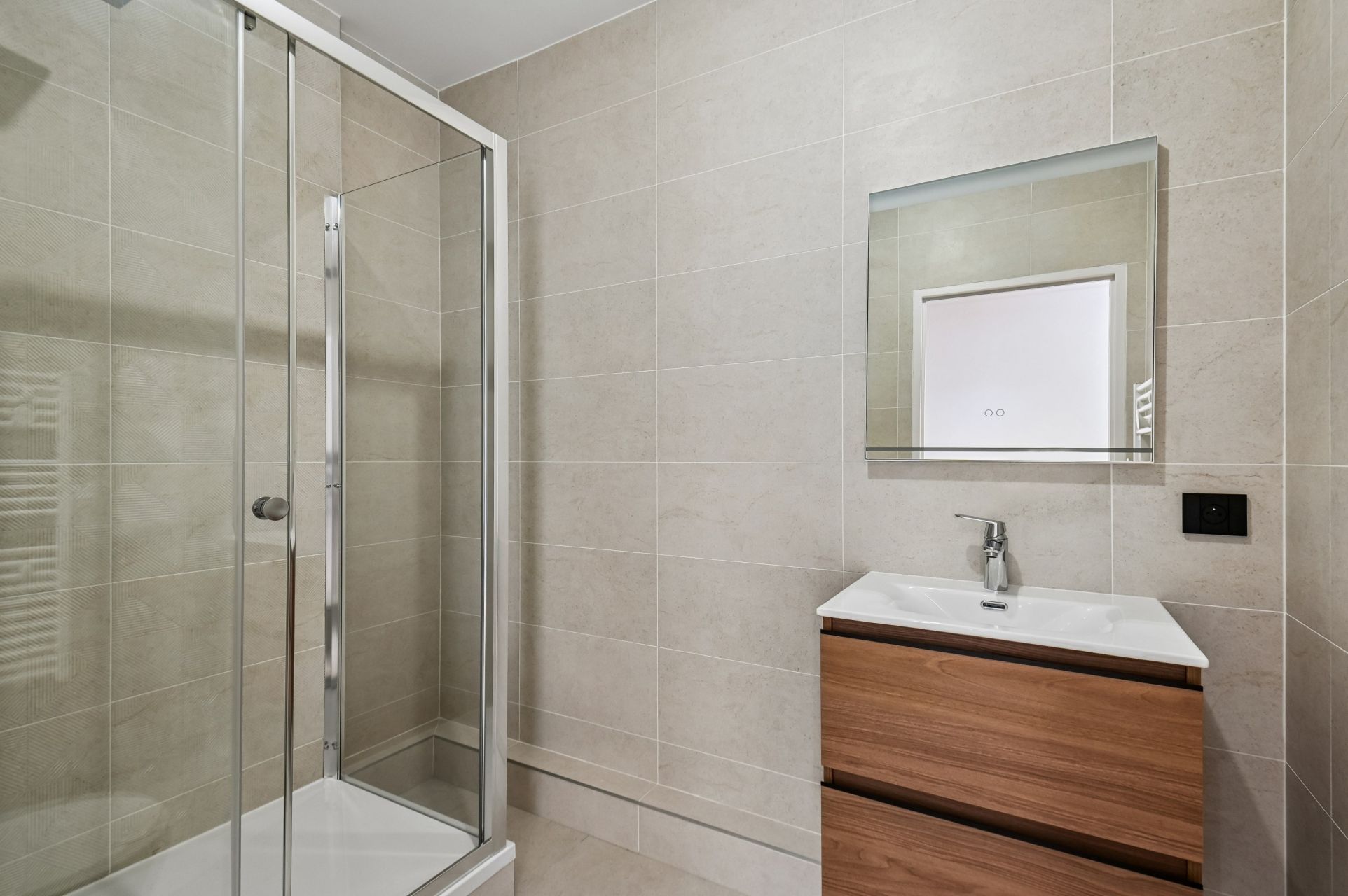 luxury apartment 6 Rooms for sale on NEUILLY SUR SEINE (92200)