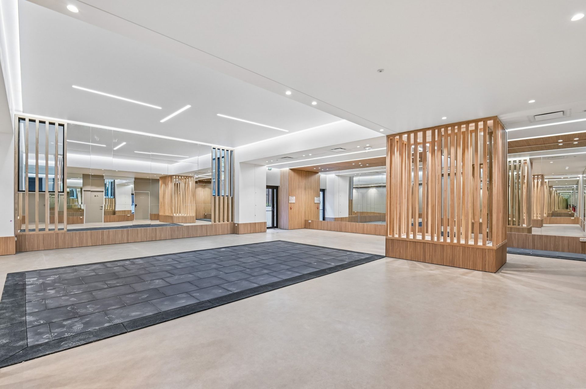 luxury apartment 6 Rooms for sale on NEUILLY SUR SEINE (92200)