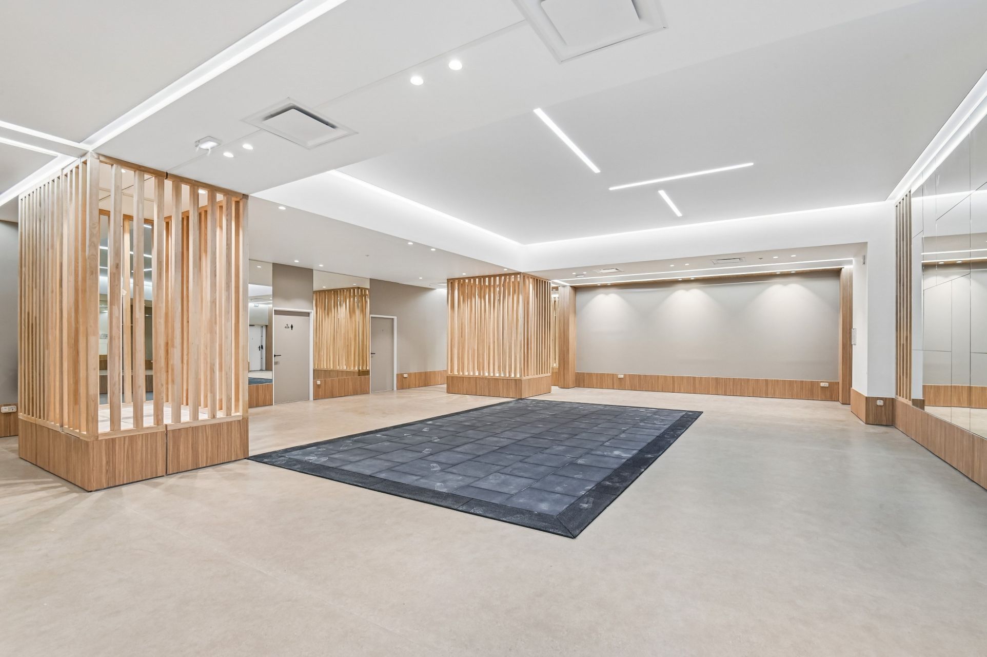 luxury apartment 6 Rooms for sale on NEUILLY SUR SEINE (92200)