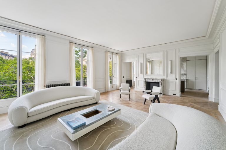 luxury apartment 5 Rooms for sale on PARIS (75016)