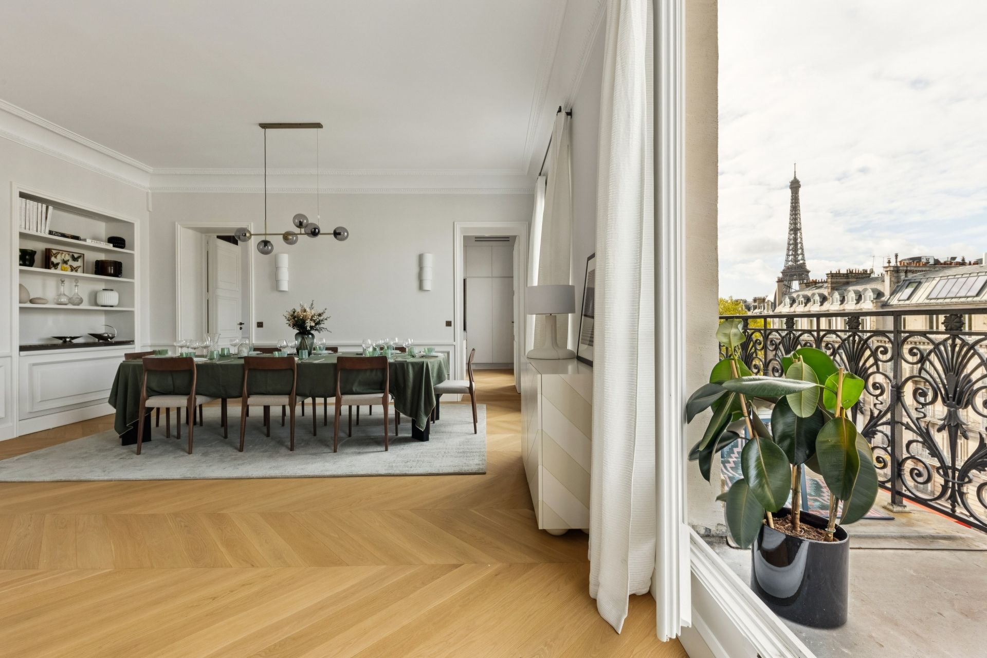 luxury apartment 7 Rooms for sale on PARIS (75016)