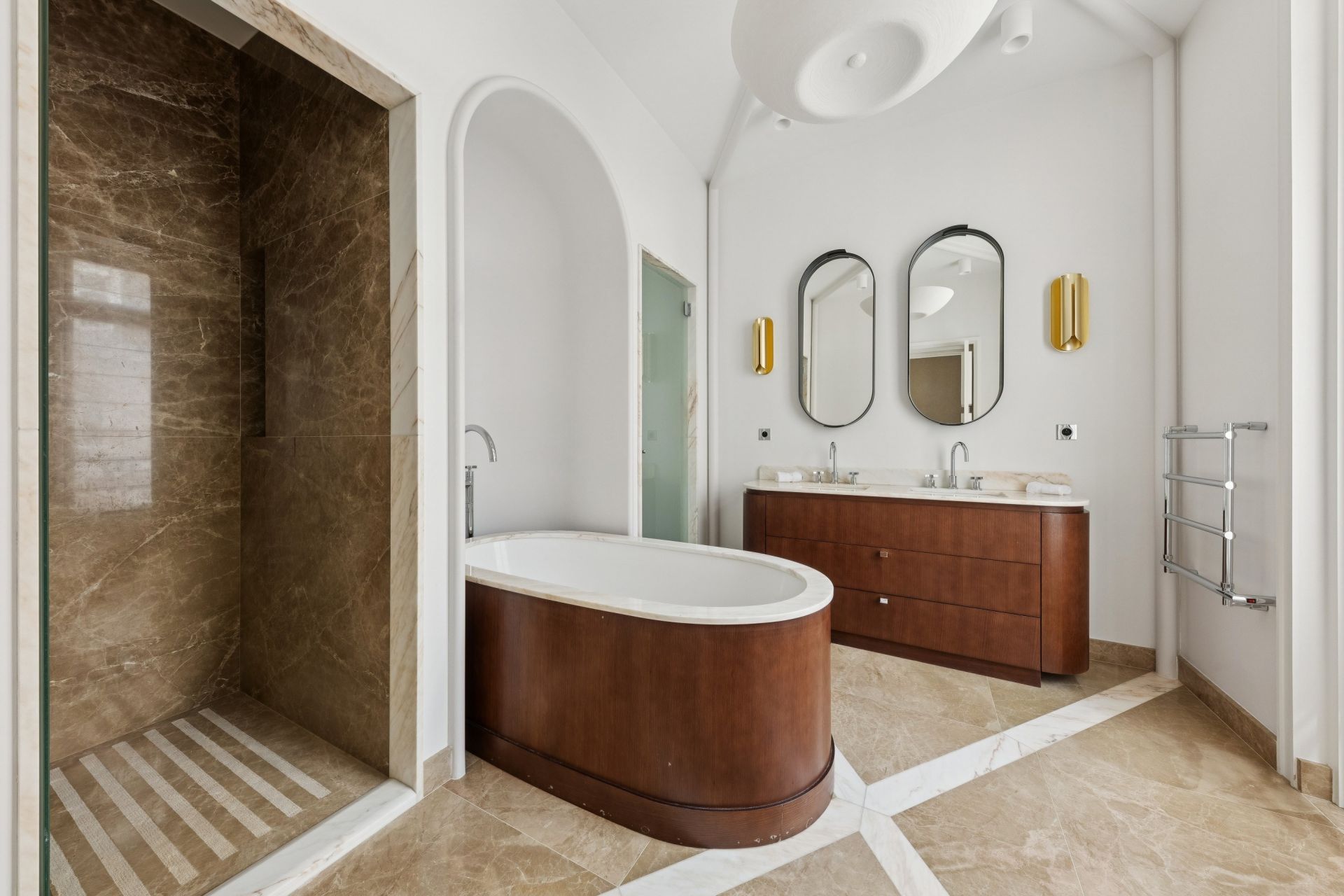 luxury apartment 8 Rooms for sale on PARIS (75008)