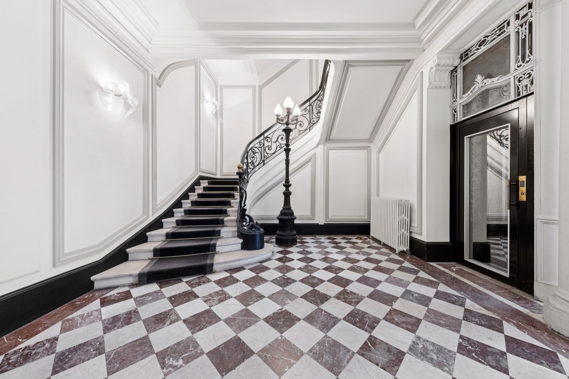 luxury apartment 8 Rooms for sale on PARIS (75008)