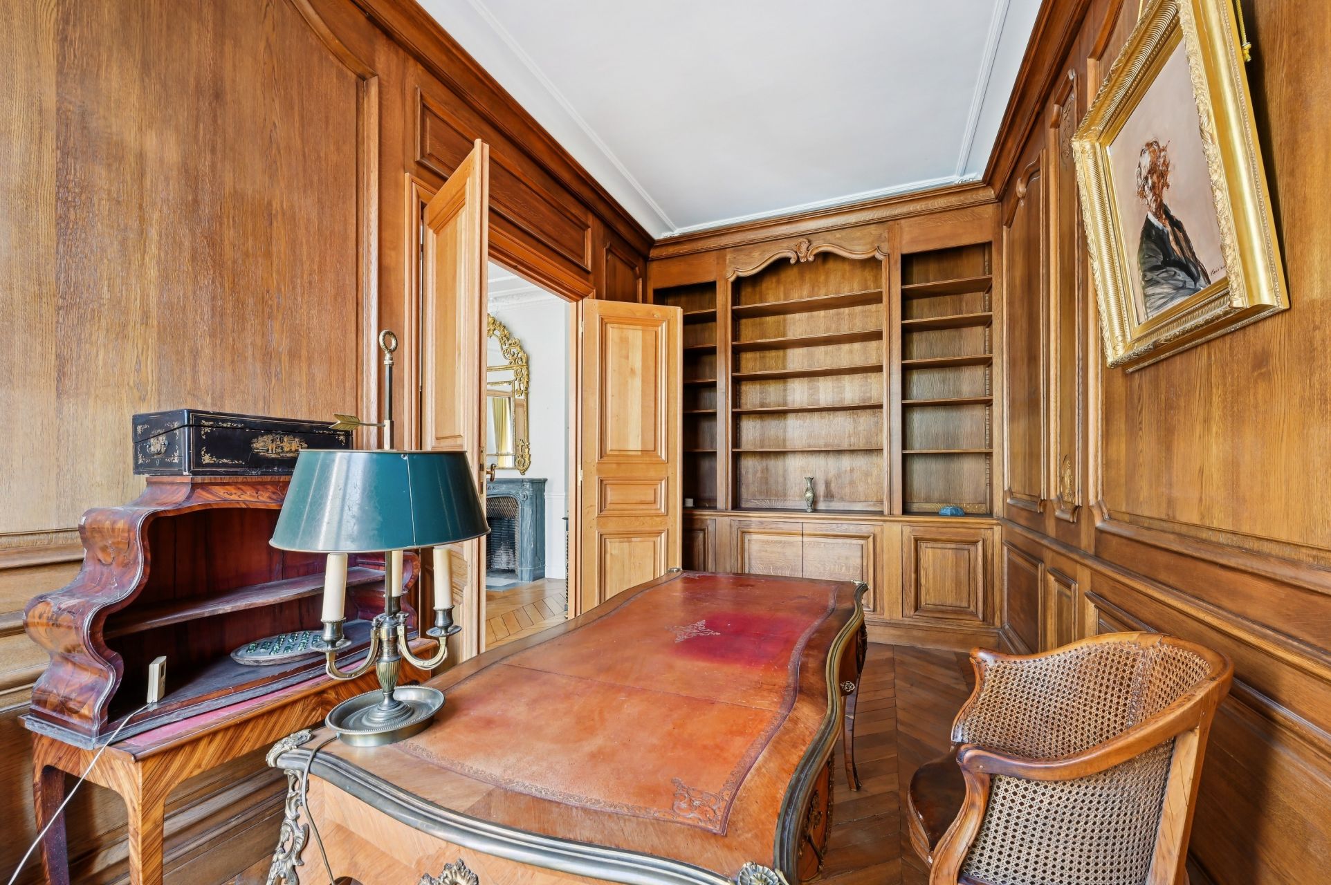 luxury apartment 5 Rooms for sale on PARIS (75004)
