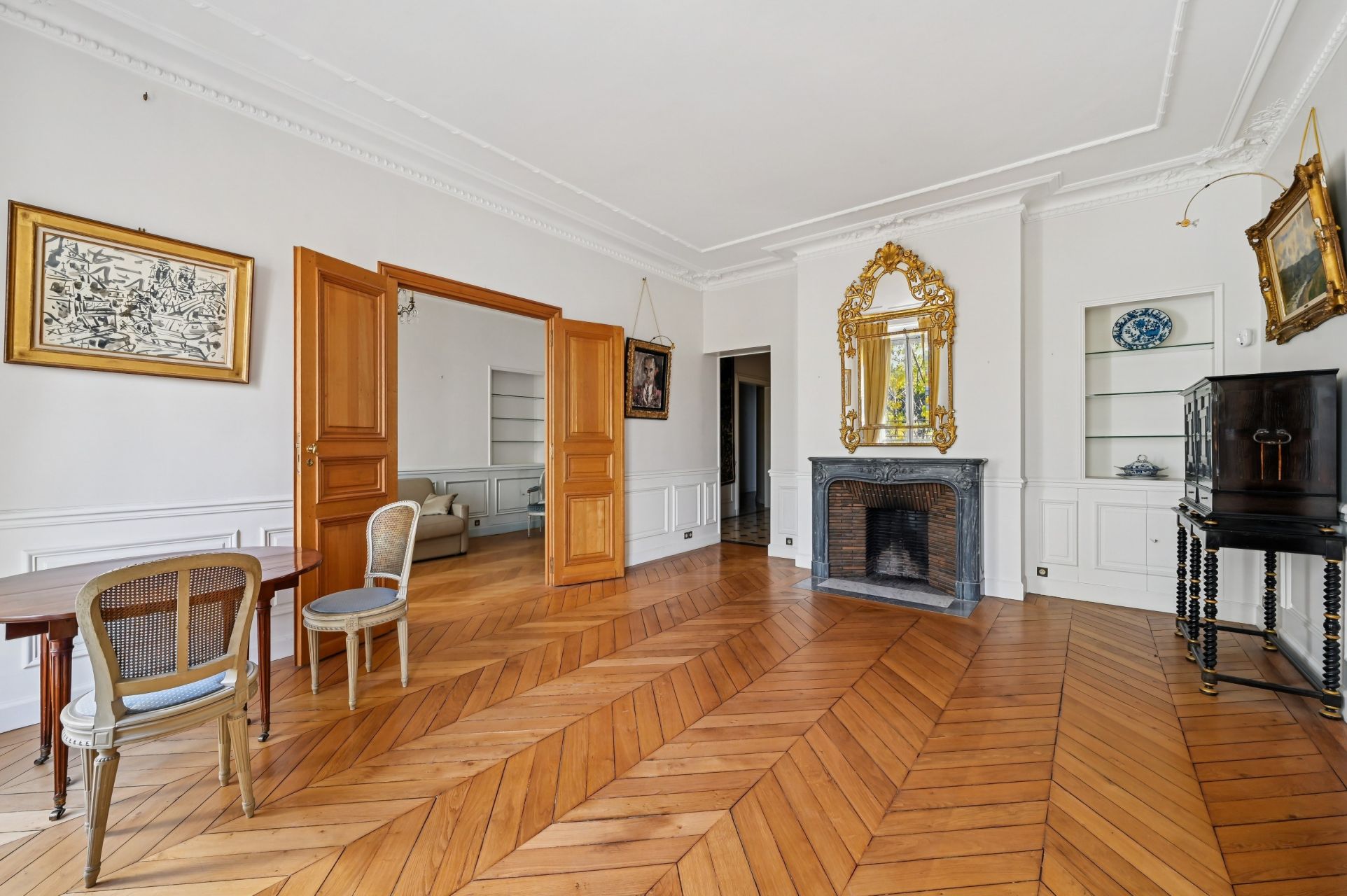 luxury apartment 5 Rooms for sale on PARIS (75004)