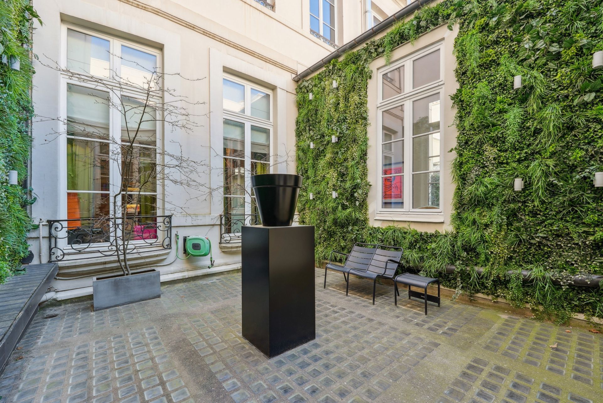 luxury loft 6 Rooms for sale on PARIS (75002)
