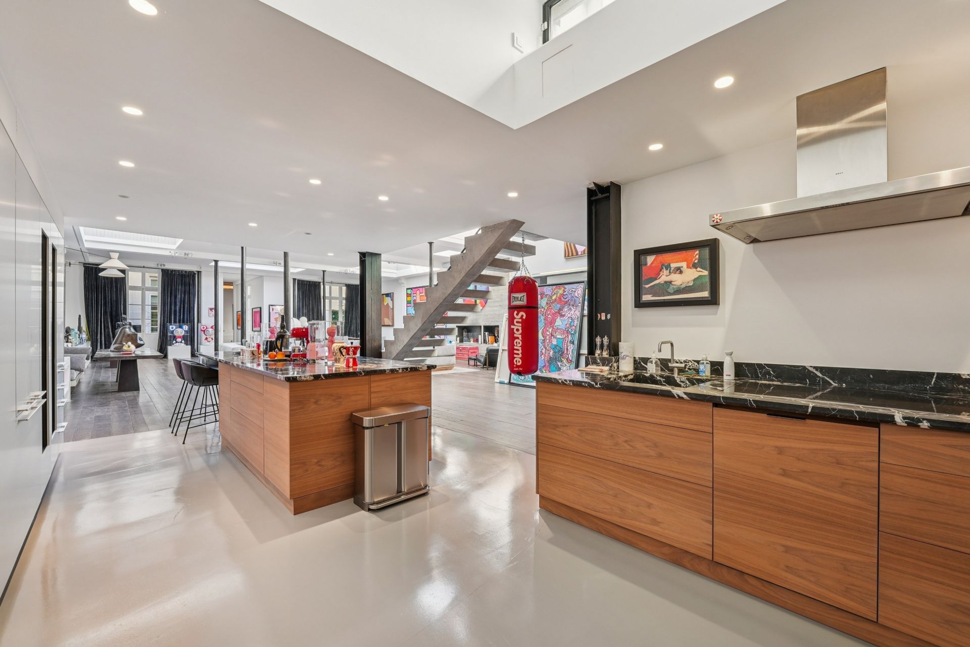 luxury loft 6 Rooms for sale on PARIS (75002)