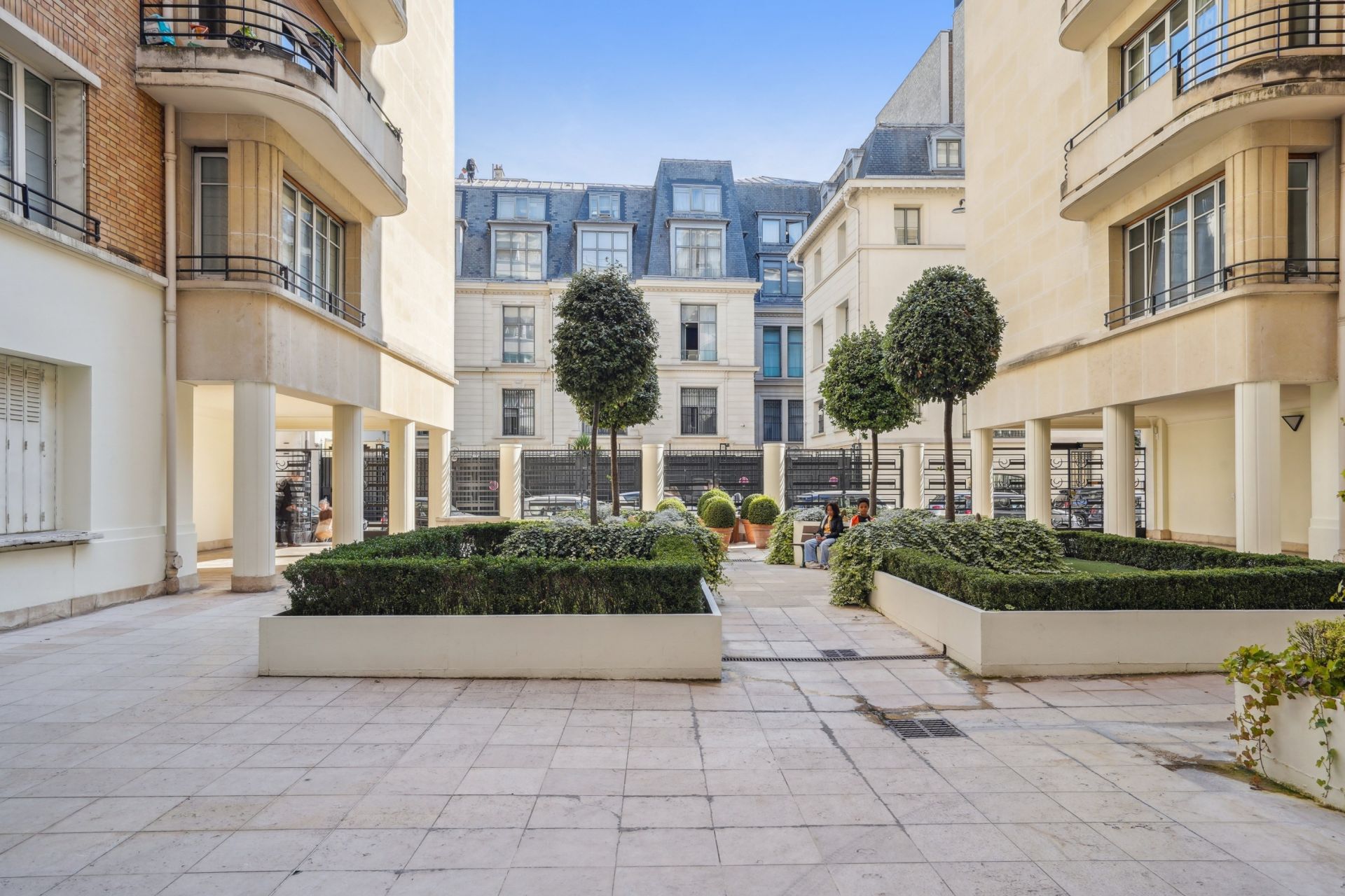 luxury apartment 4 Rooms for sale on PARIS (75016)