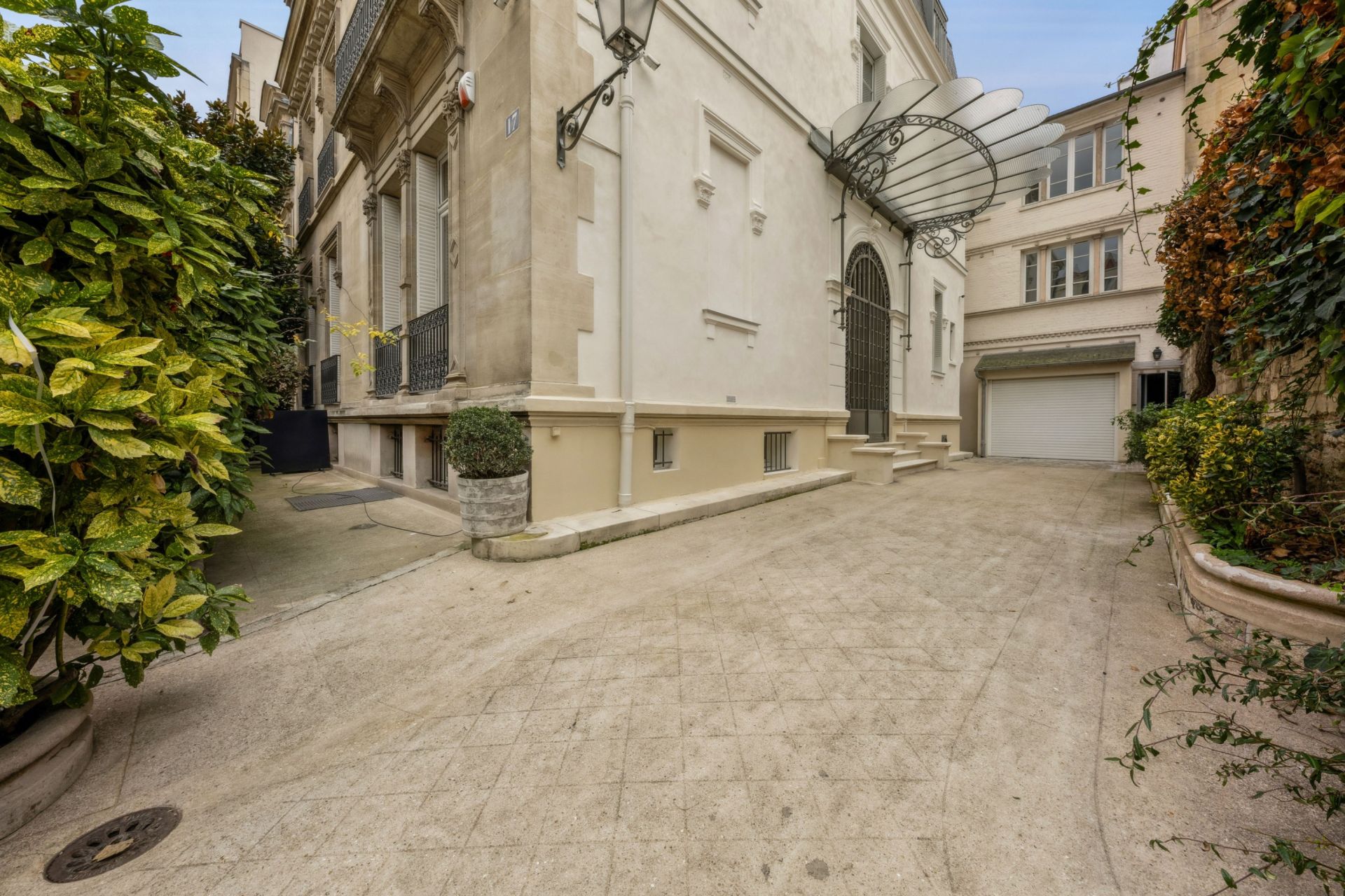 mansion (hôtel particulier) 20 Rooms for sale on PARIS (75016)