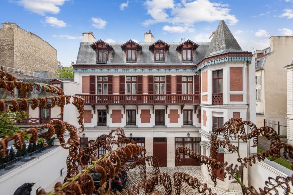 Sale Luxury apartment Paris 7 3&nbsp;Rooms 79.81&nbsp;m²