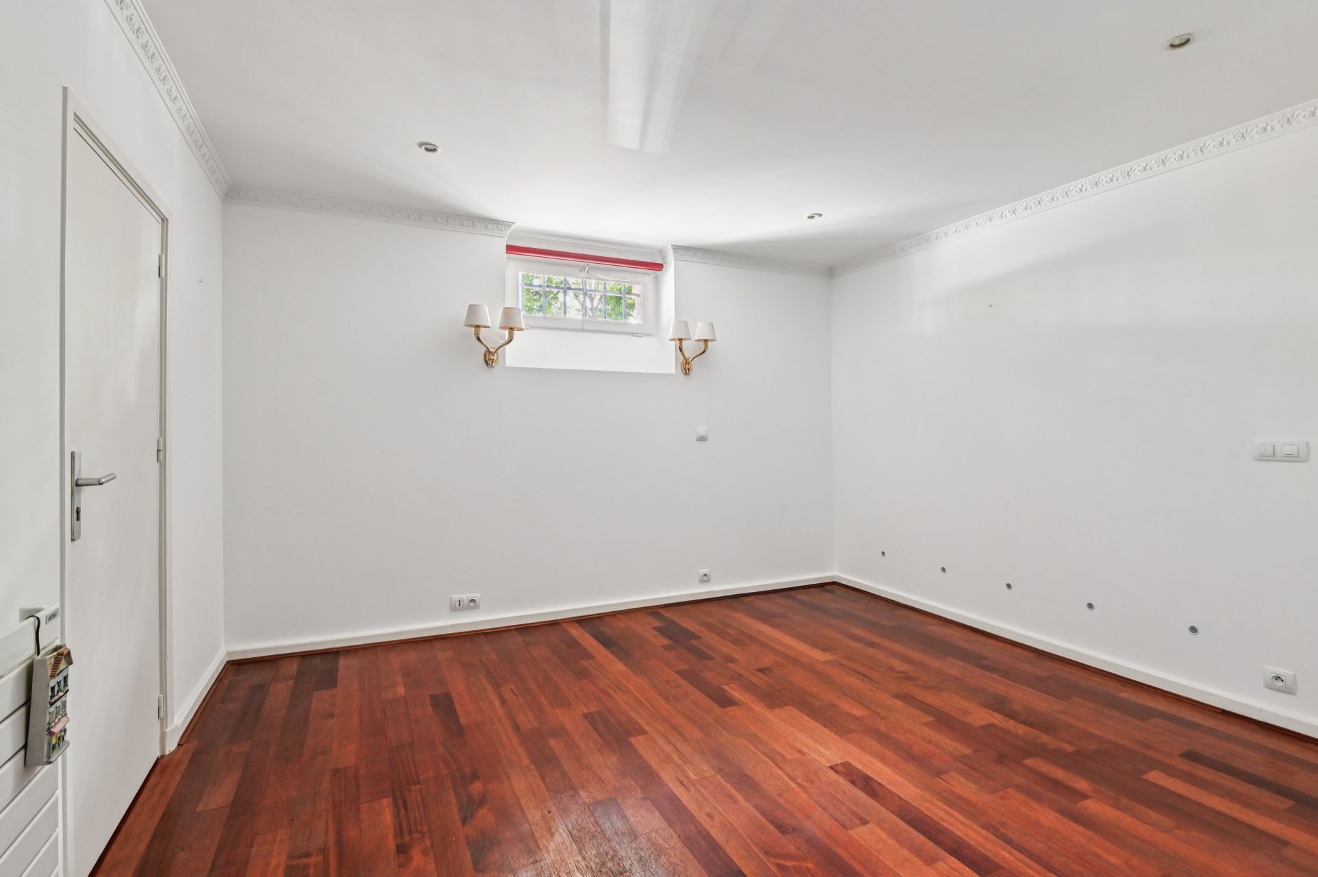 business premises for rent on PARIS (75016)