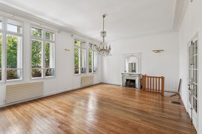 Rental Business premises Paris 16 145 m²