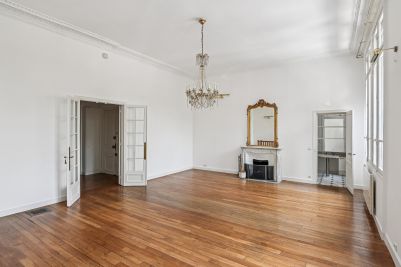 Rental Business premises Paris 16 145 m²