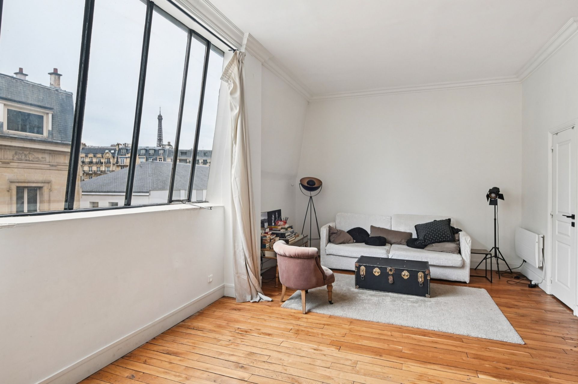 mansion (hôtel particulier) 16 Rooms for sale on PARIS (75007)