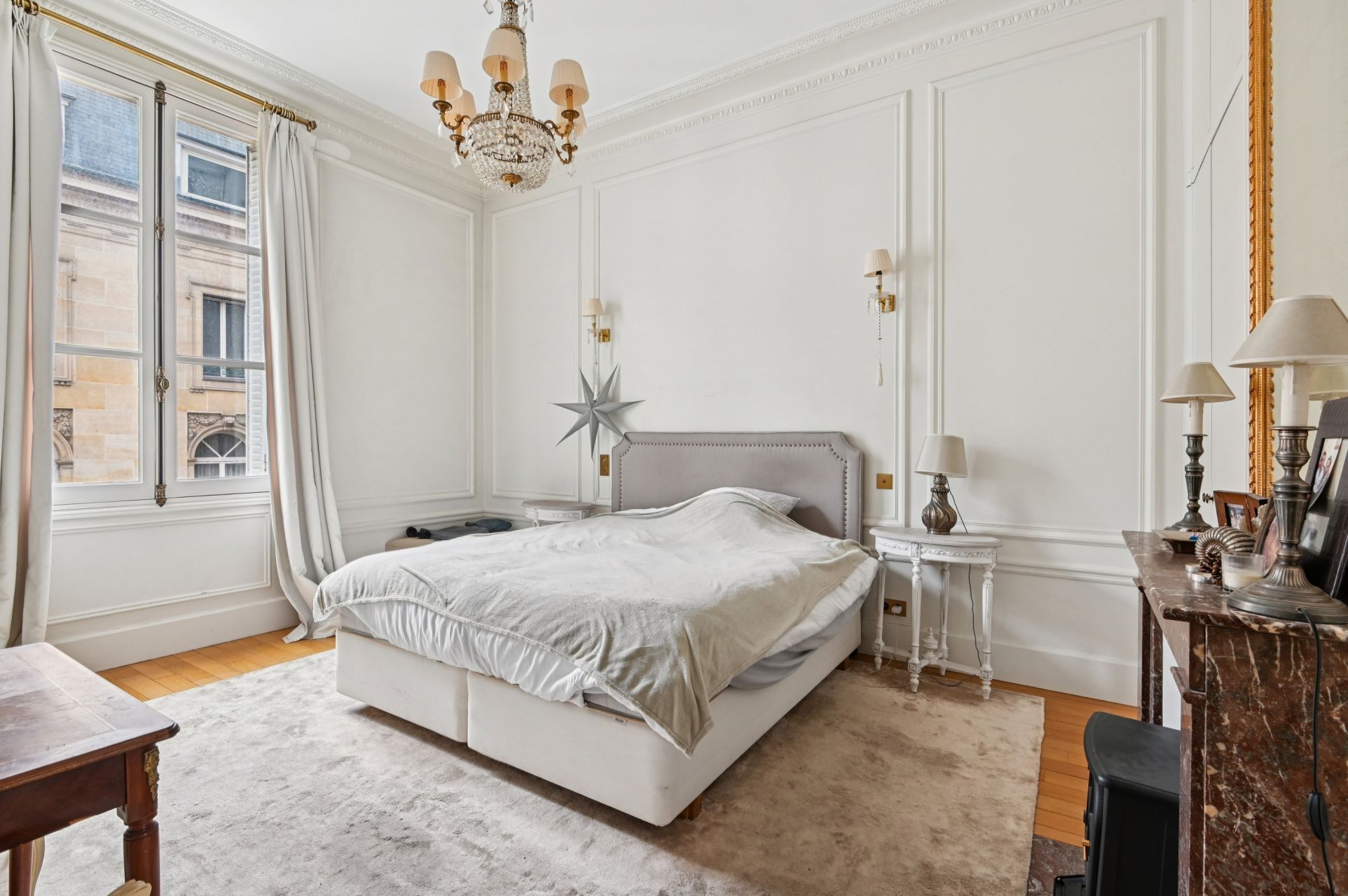 mansion (hôtel particulier) 16 Rooms for sale on PARIS (75007)