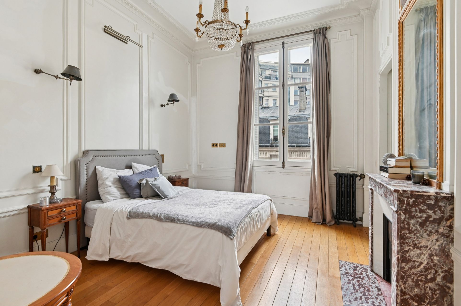 mansion (hôtel particulier) 16 Rooms for sale on PARIS (75007)