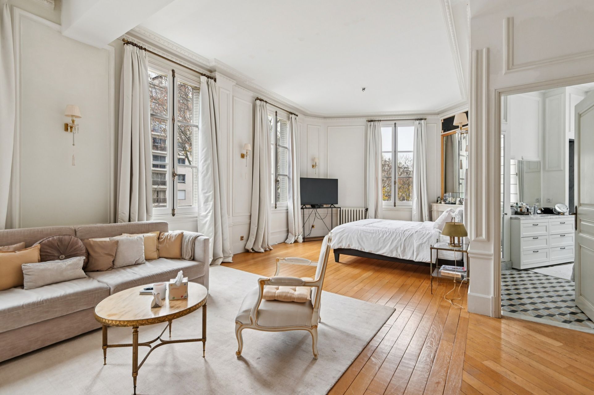 mansion (hôtel particulier) 16 Rooms for sale on PARIS (75007)
