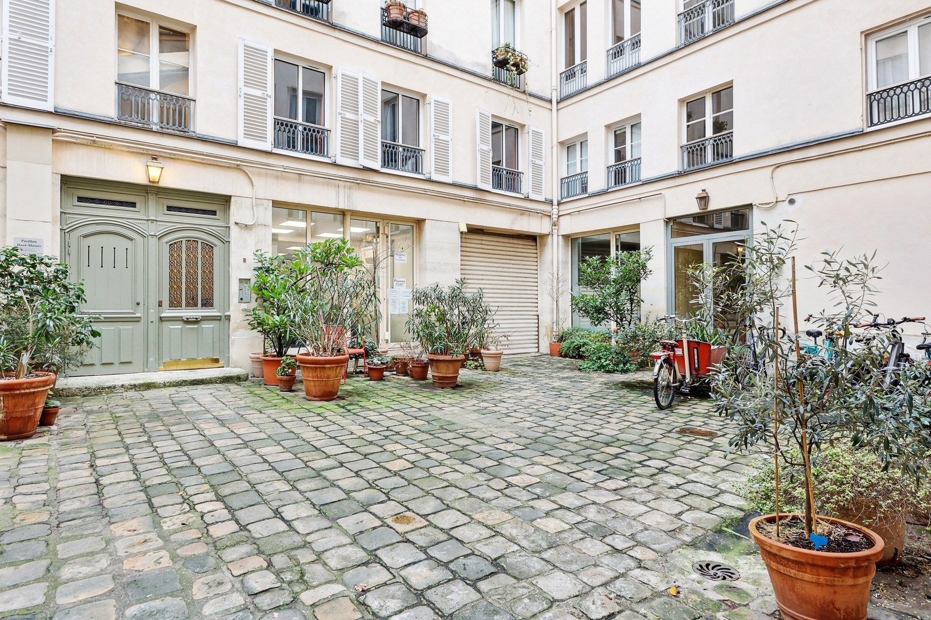 luxury apartment 2 Rooms for sale on PARIS (75003)