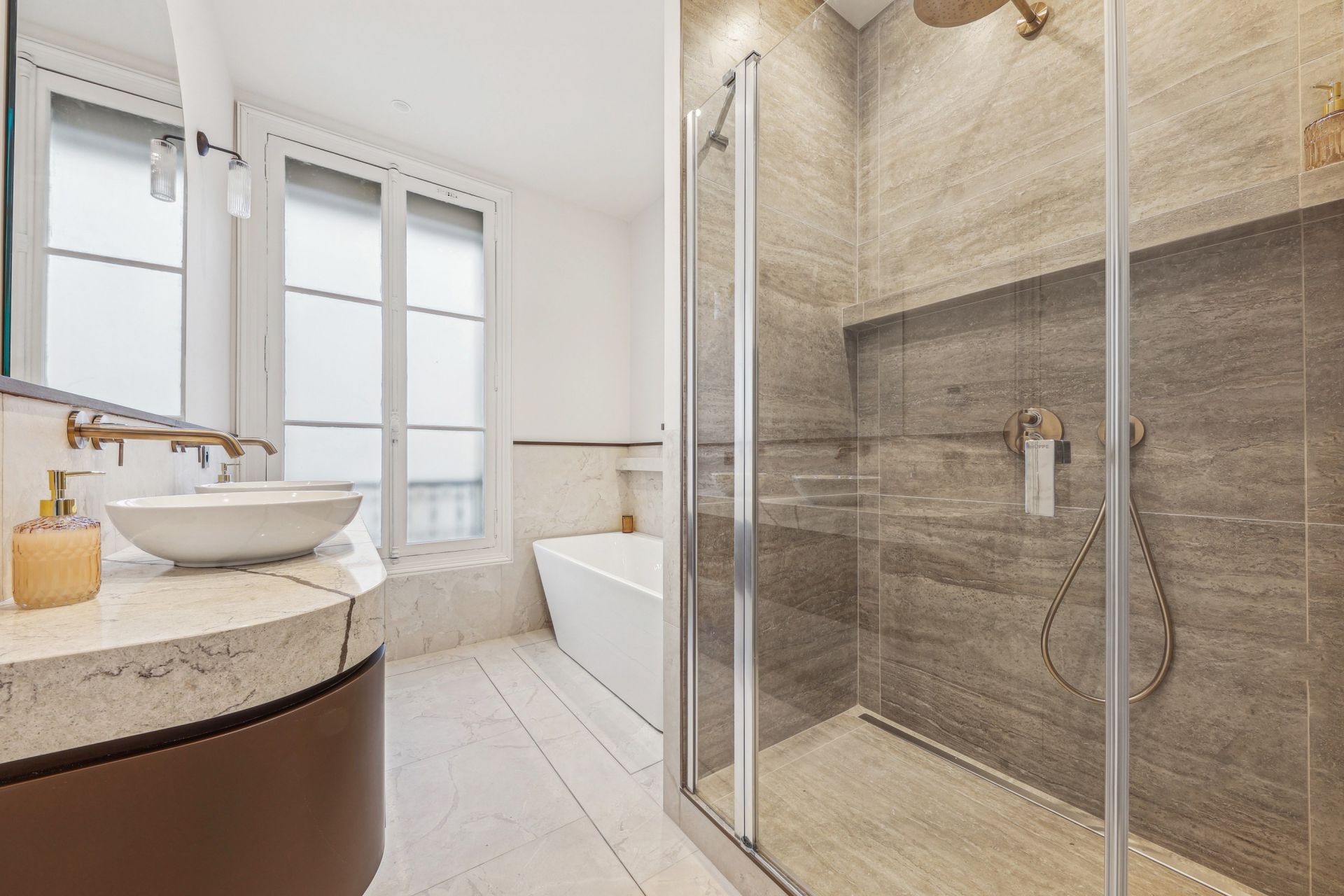 luxury apartment 4 Rooms for sale on PARIS (75007)