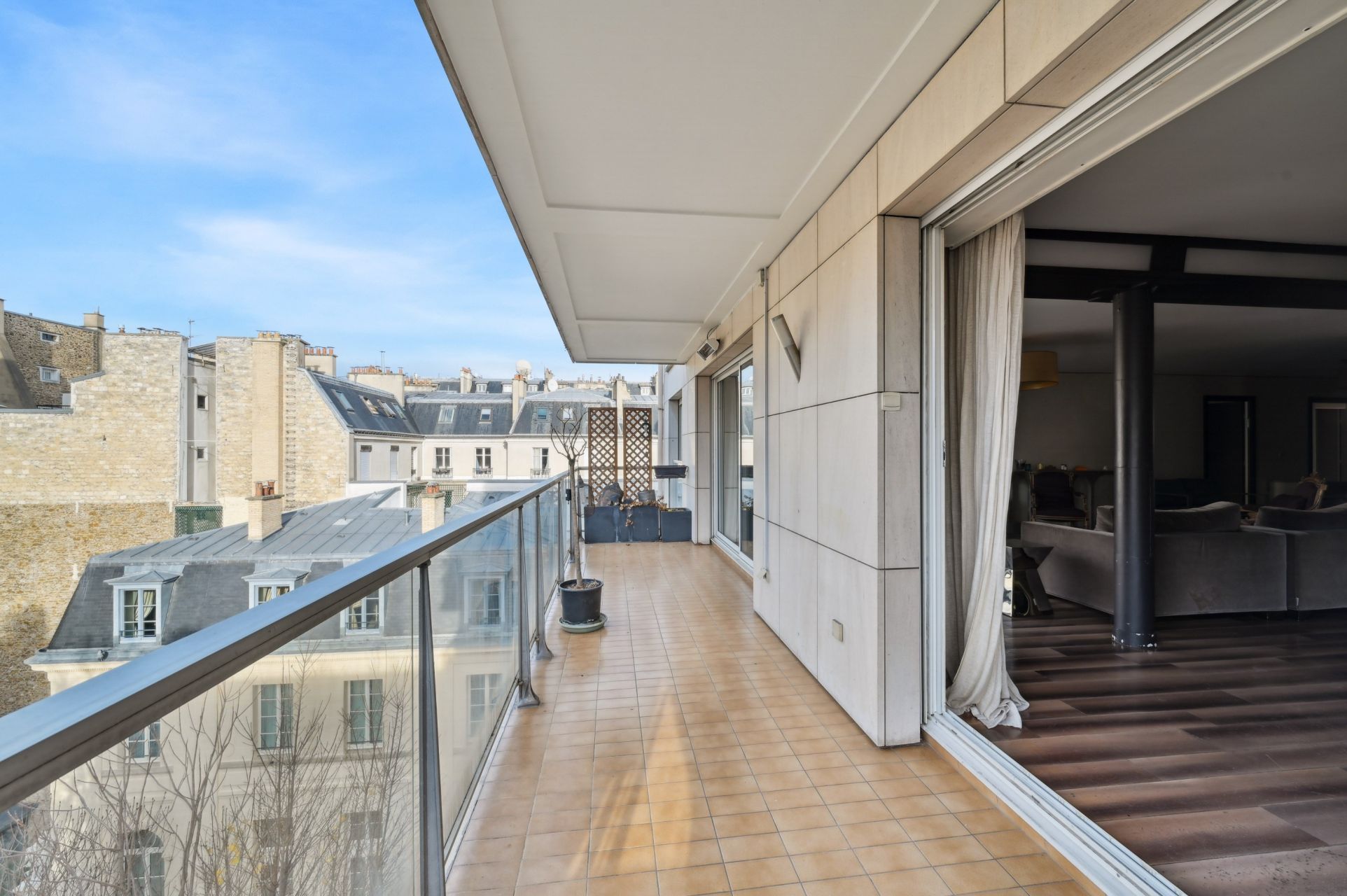 luxury apartment 7 Rooms for sale on PARIS (75016)