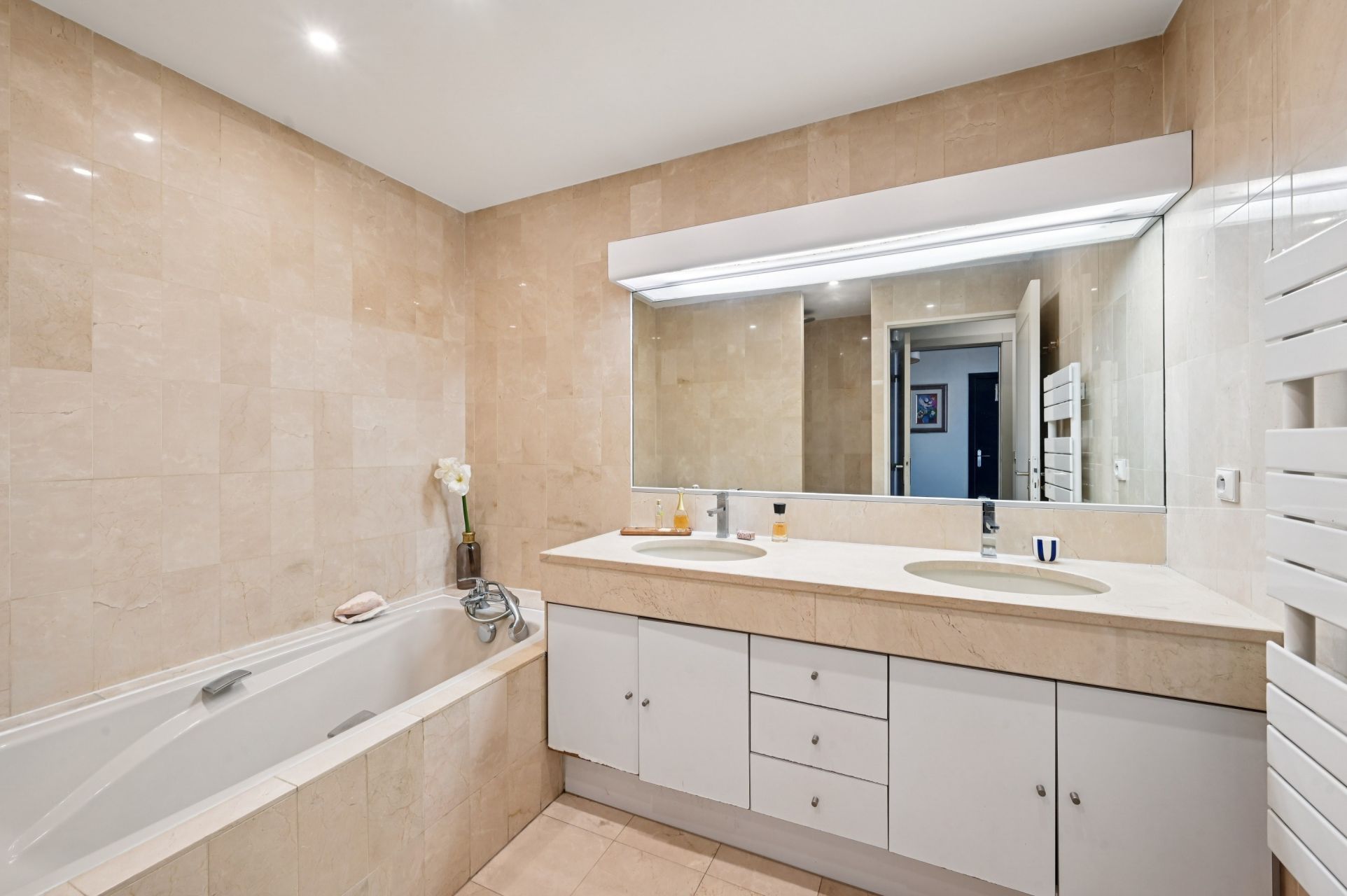 luxury apartment 7 Rooms for sale on PARIS (75016)