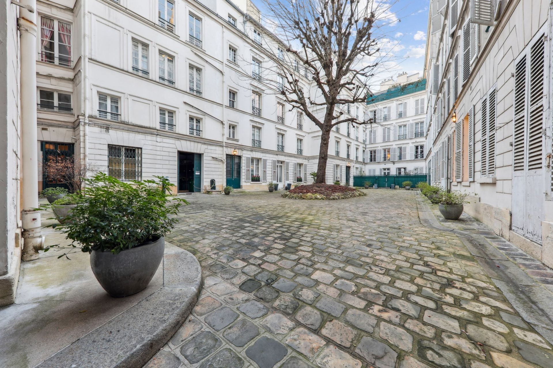 luxury apartment 5 Rooms for sale on PARIS (75007)