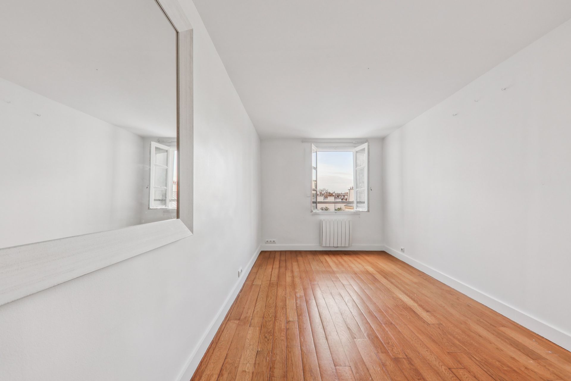 luxury apartment 5 Rooms for sale on PARIS (75007)