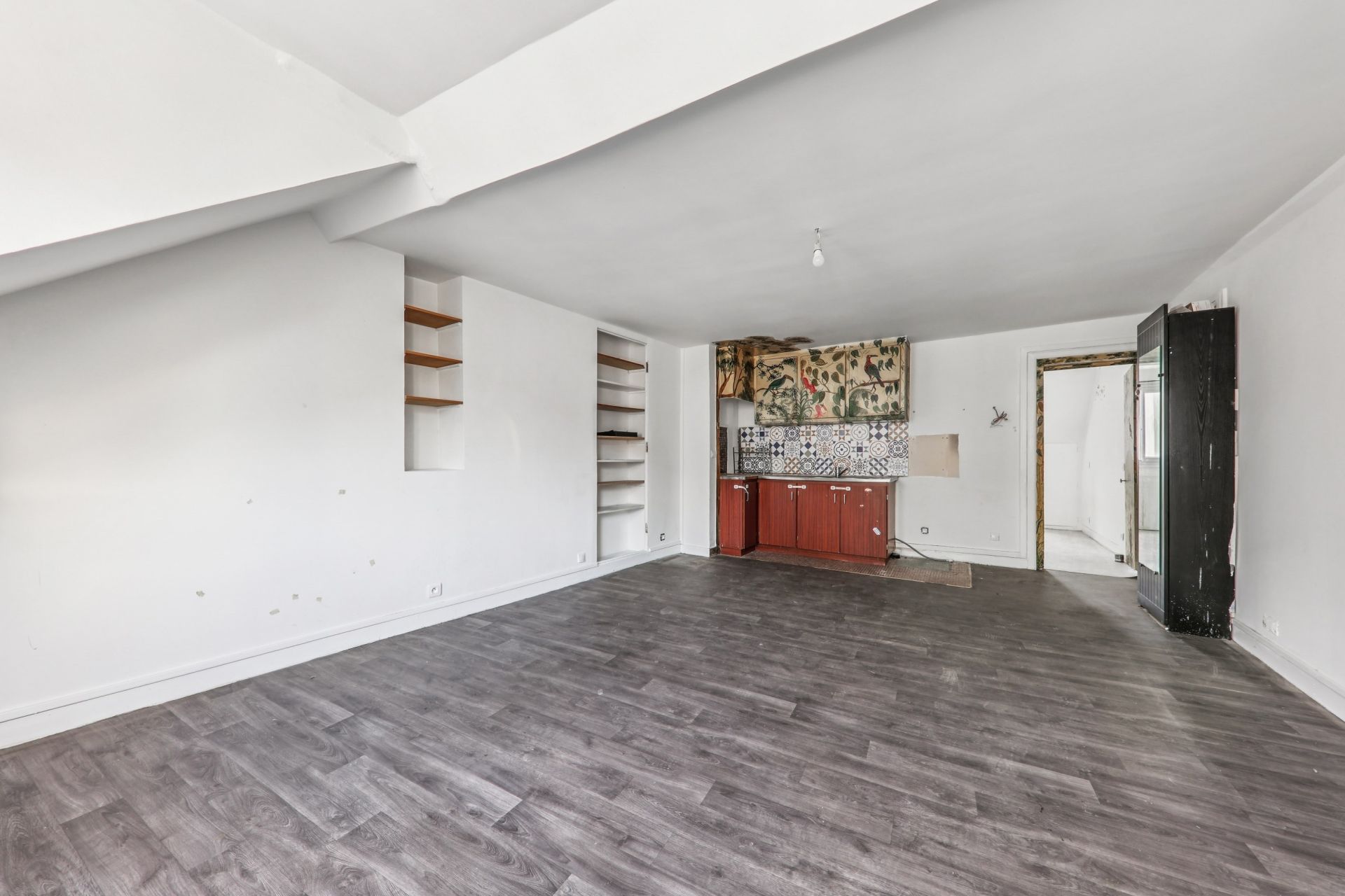 luxury apartment 5 Rooms for sale on PARIS (75007)