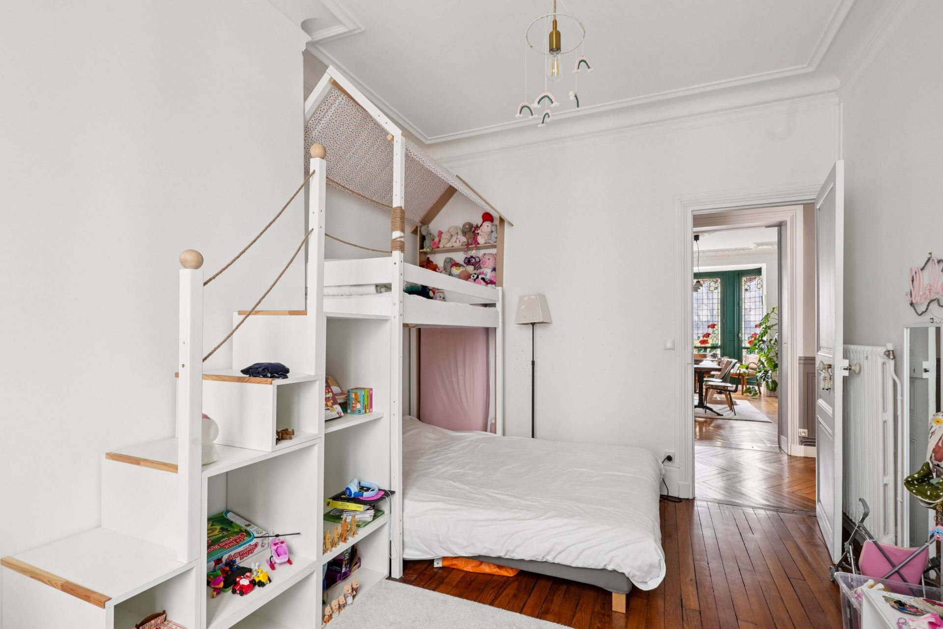 luxury apartment 5 Rooms for sale on PARIS (75018)