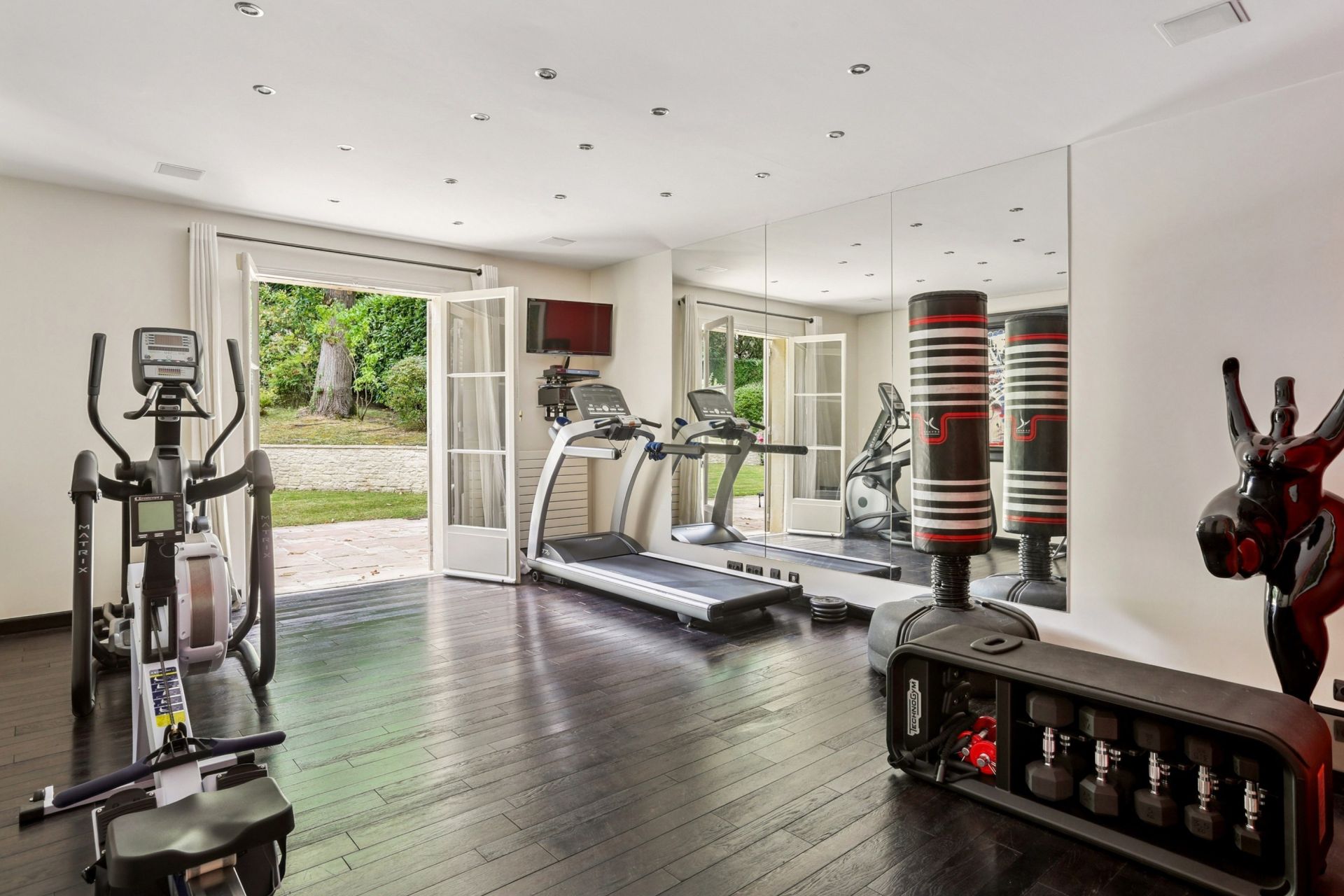 luxury house 14 Rooms for sale on VILLE D AVRAY (92410)