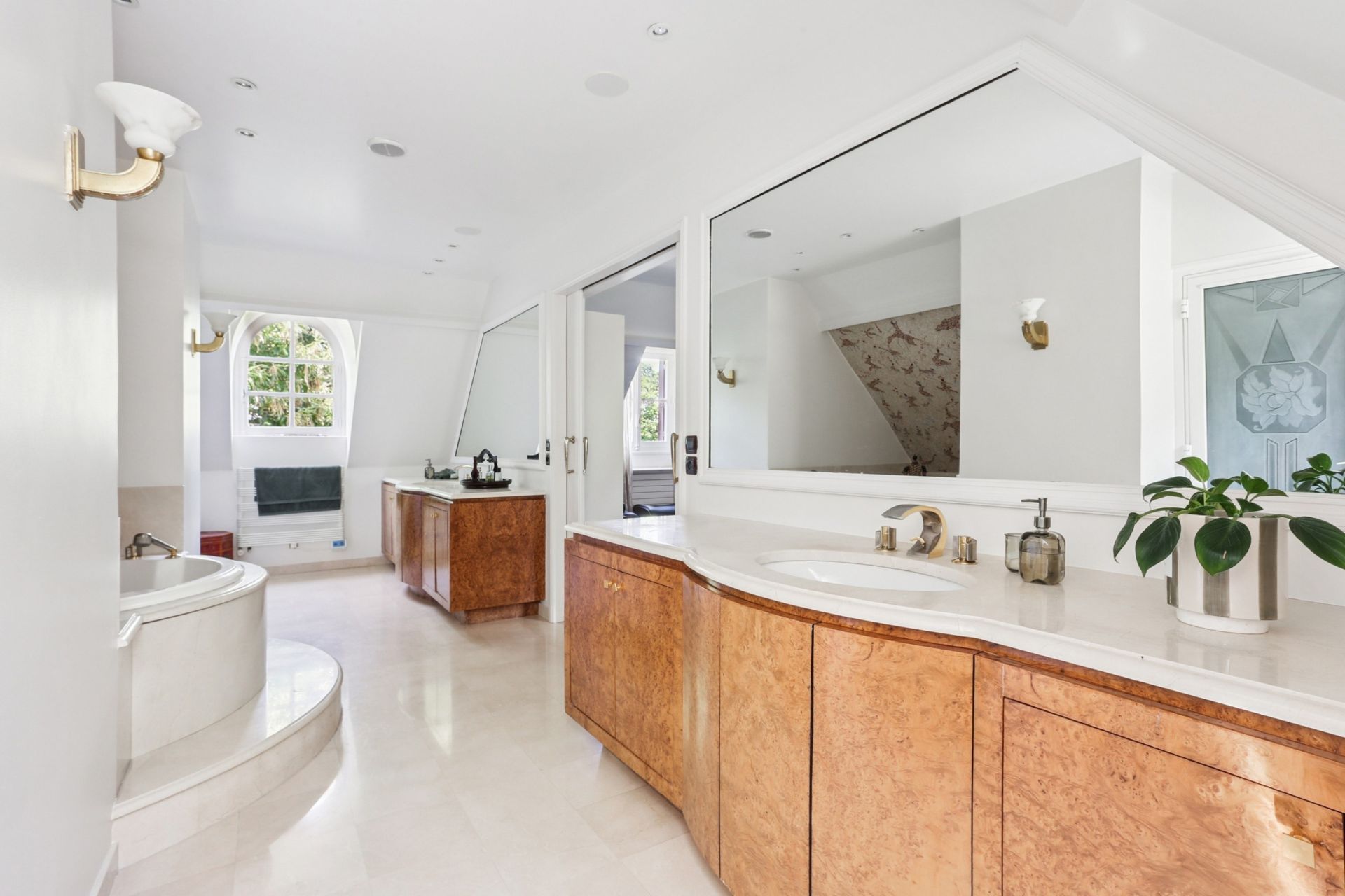 luxury house 14 Rooms for sale on VILLE D AVRAY (92410)