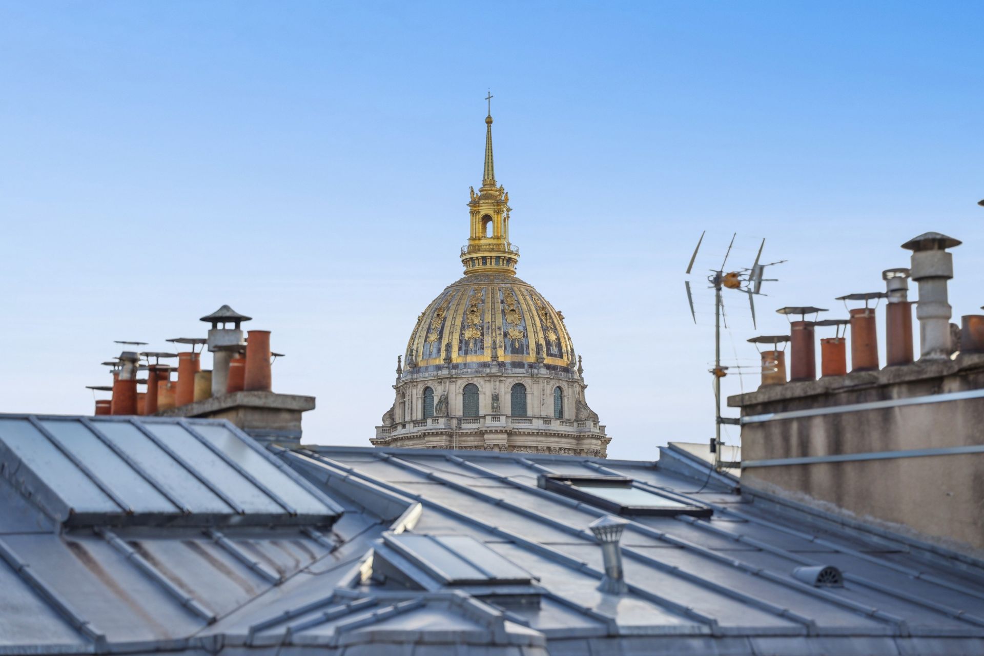 luxury apartment 4 Rooms for sale on PARIS (75007)